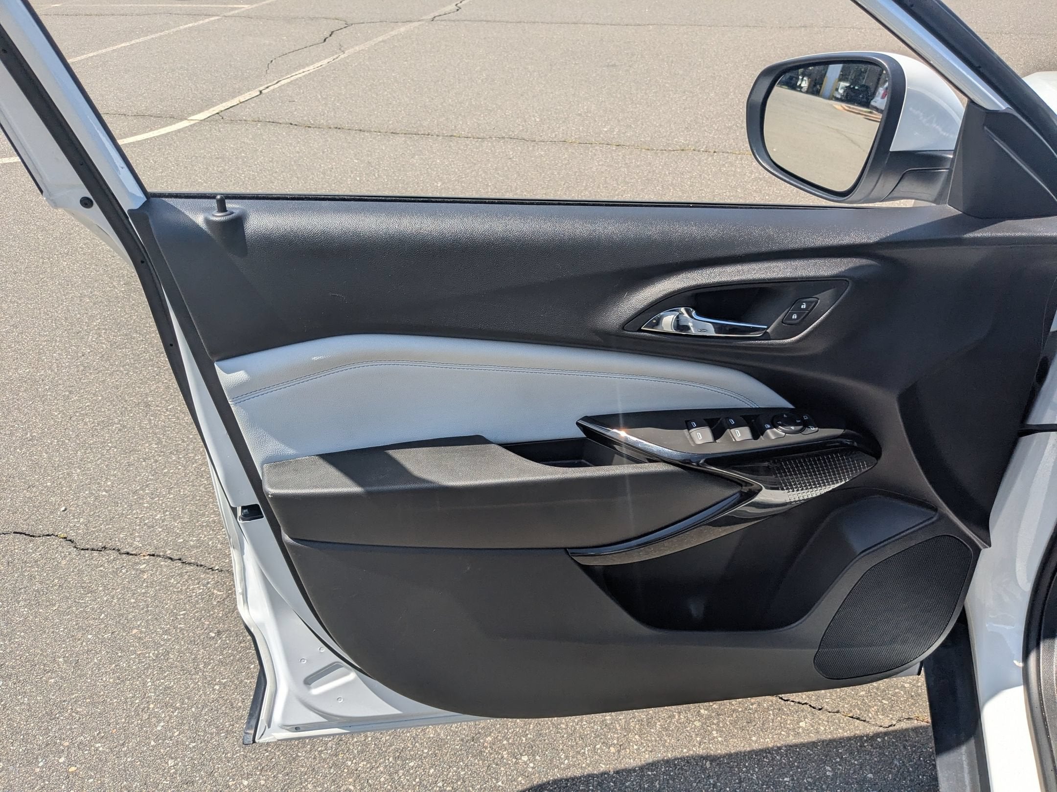 2025 Chevrolet Trax LT - Photo 11