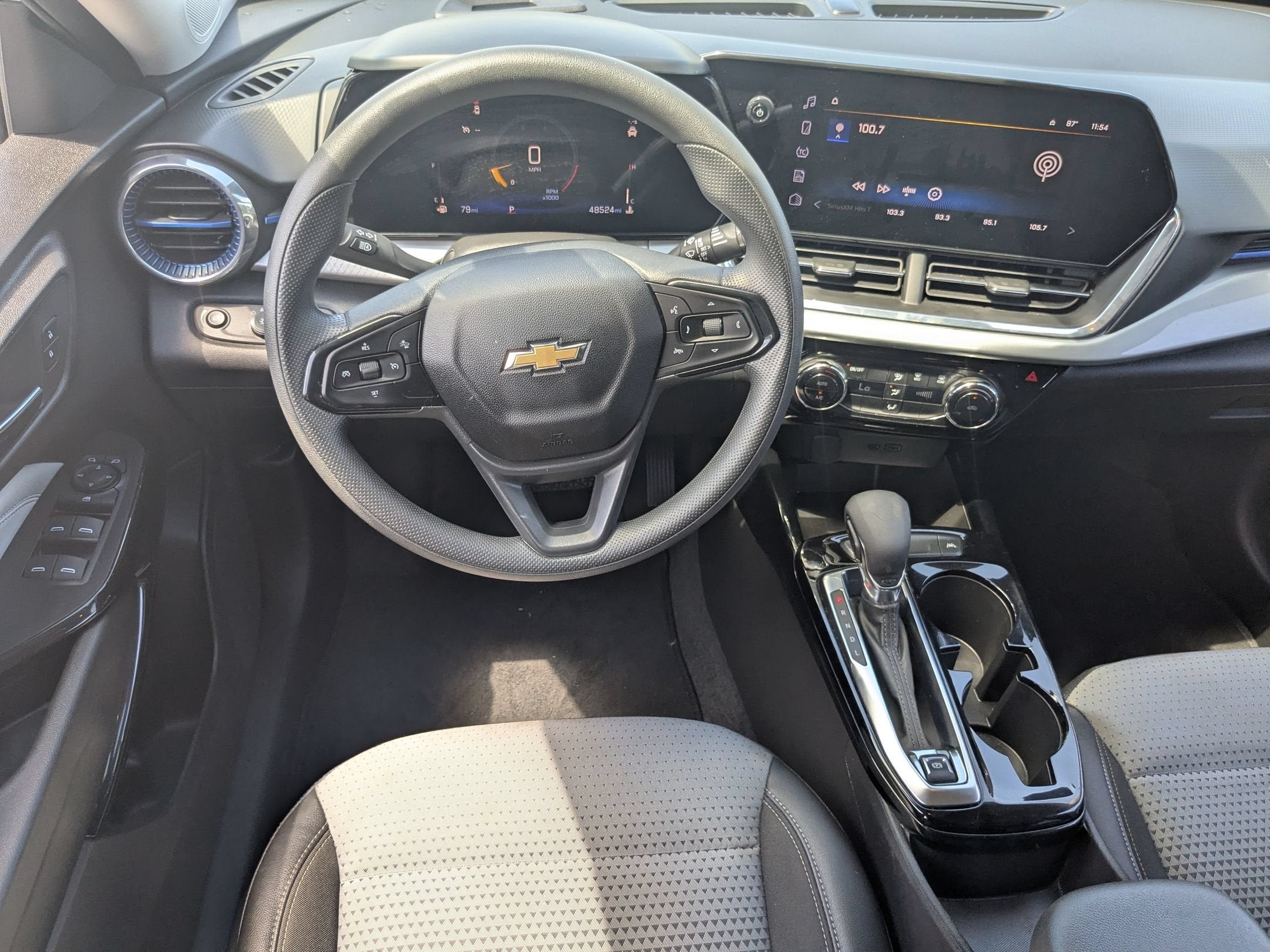 2025 Chevrolet Trax LT - Photo 27