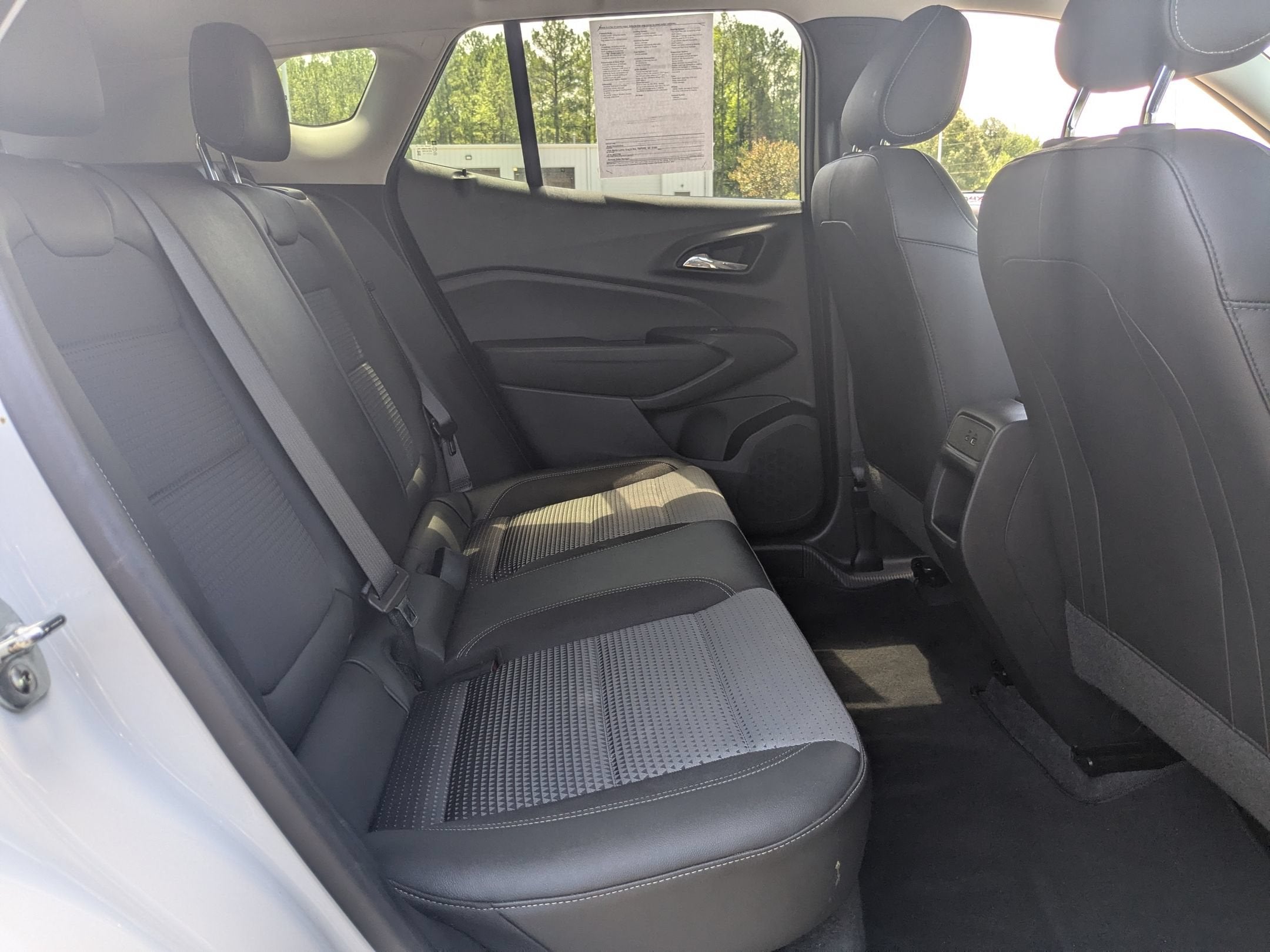 2025 Chevrolet Trax LT - Photo 28