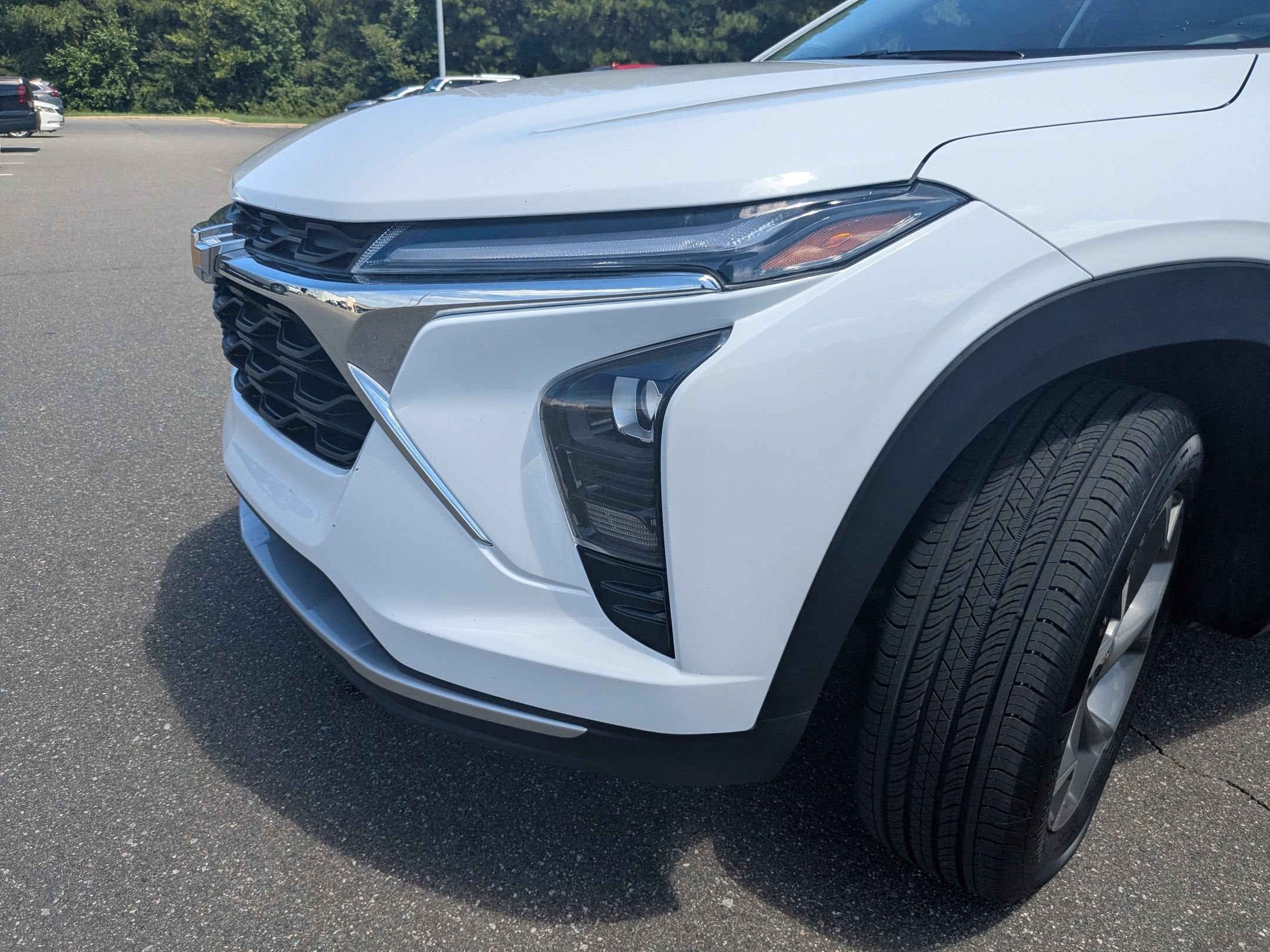2025 Chevrolet Trax LT - Photo 4