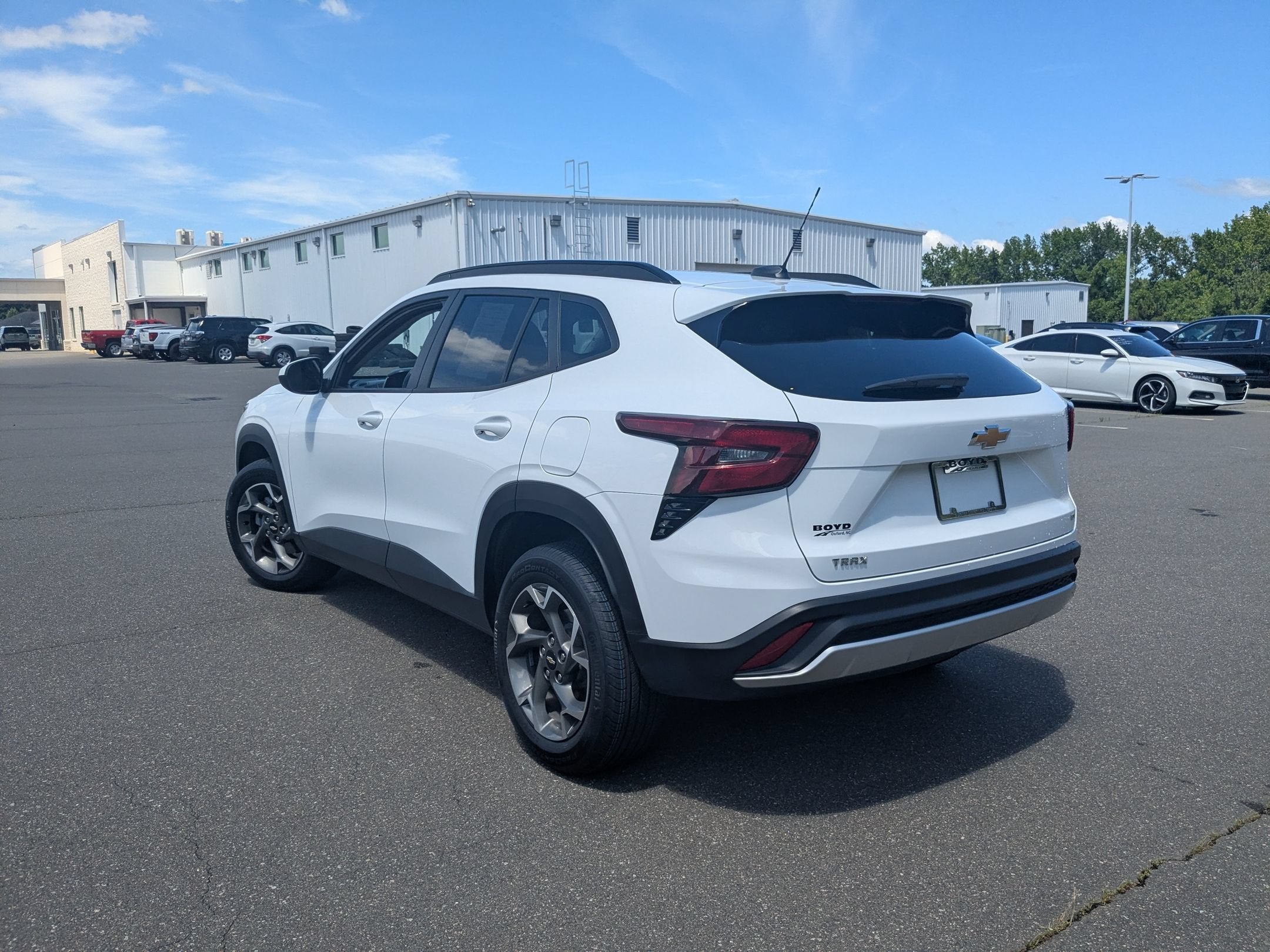 2025 Chevrolet Trax LT - Photo 7