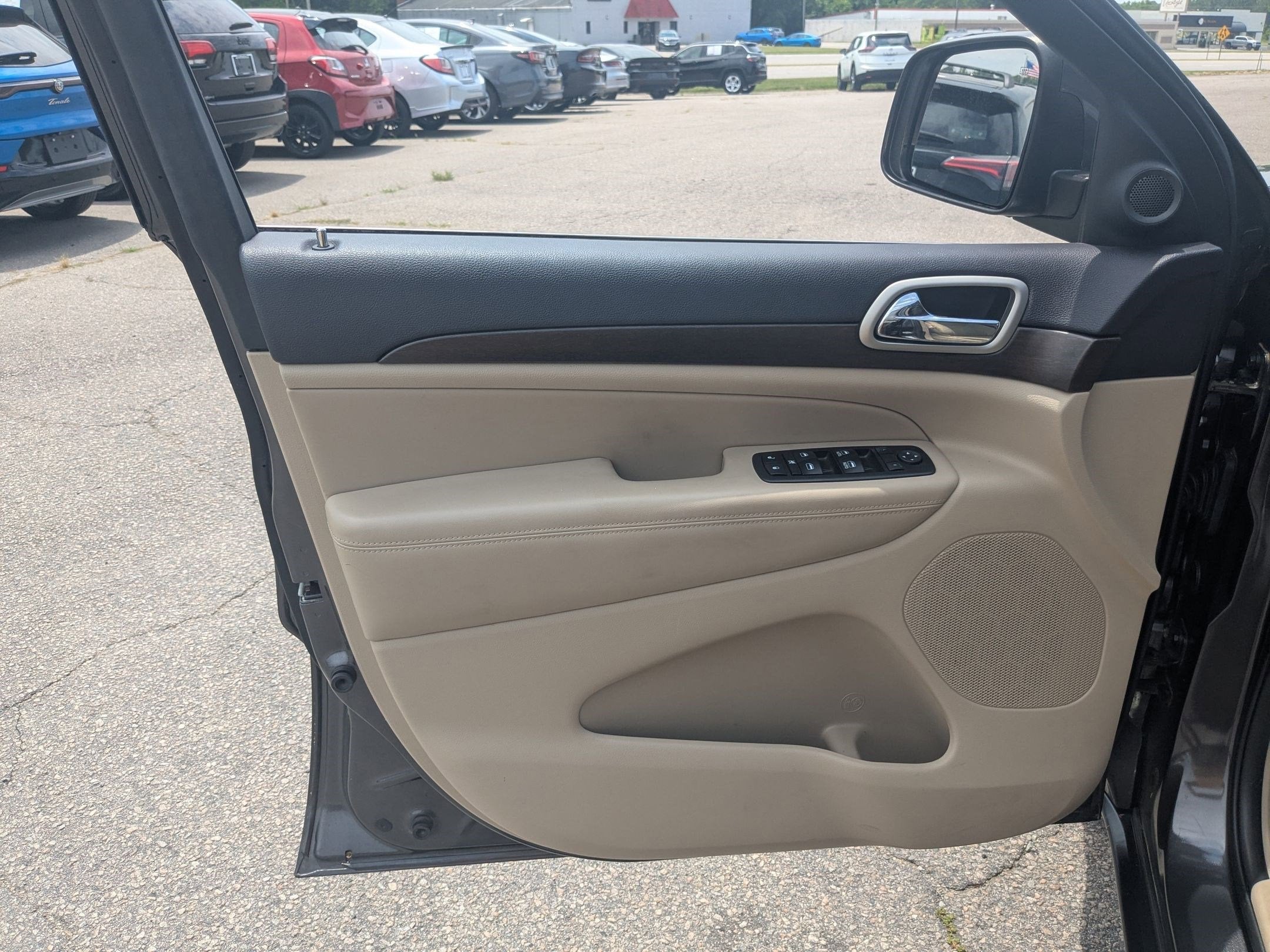 2017 Jeep Grand Cherokee Laredo 4x2