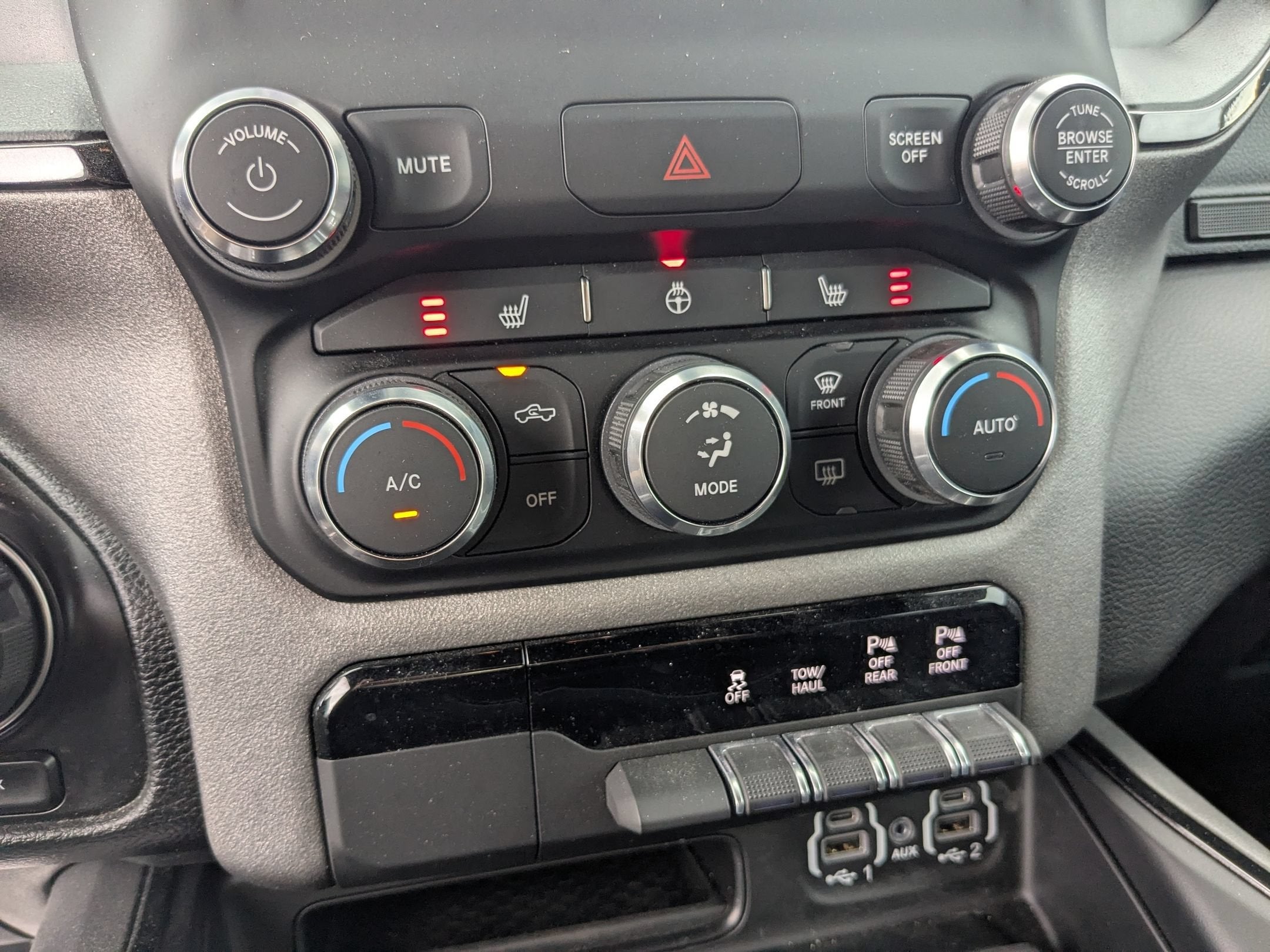 2023 RAM 1500 Big Horn Crew Cab 4x4 5'7' Box