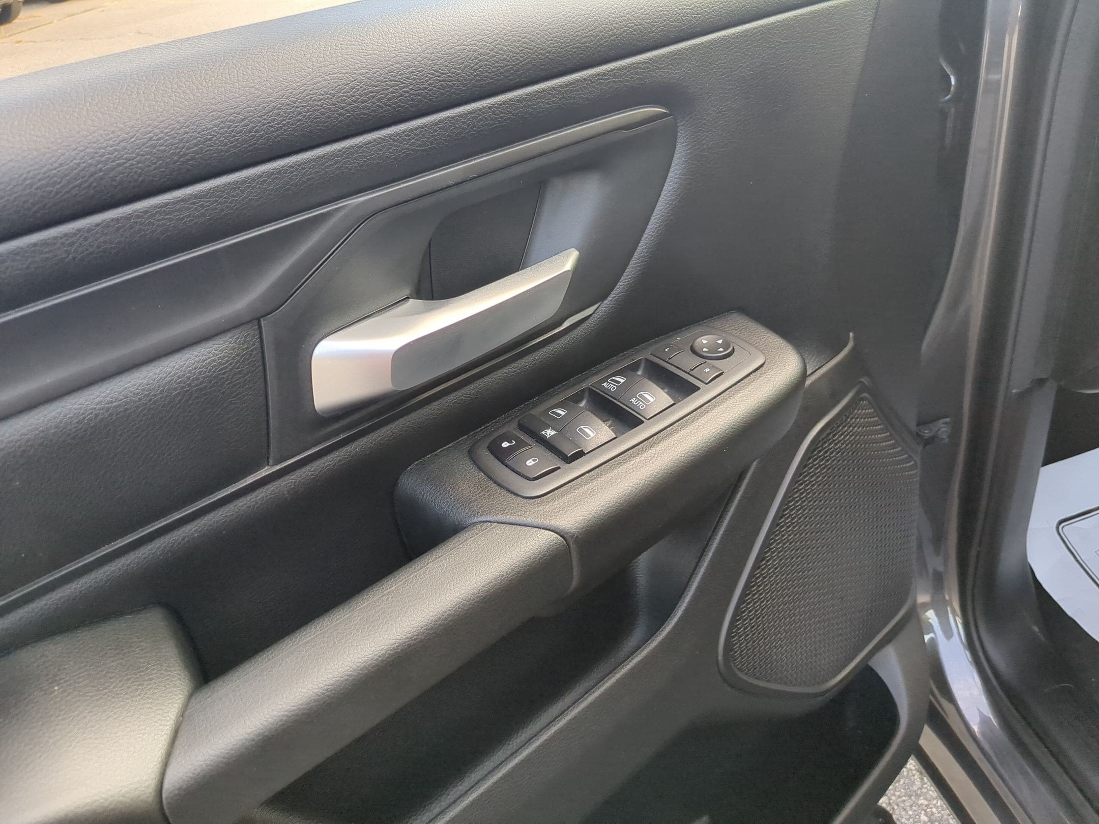 2024 RAM 1500 Tradesman Crew Cab 4x4 5'7' Box