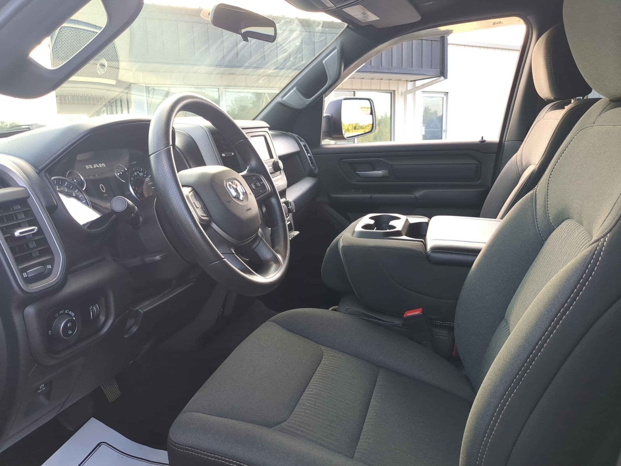 2024 RAM 1500 Tradesman Crew Cab 4x4 5'7' Box