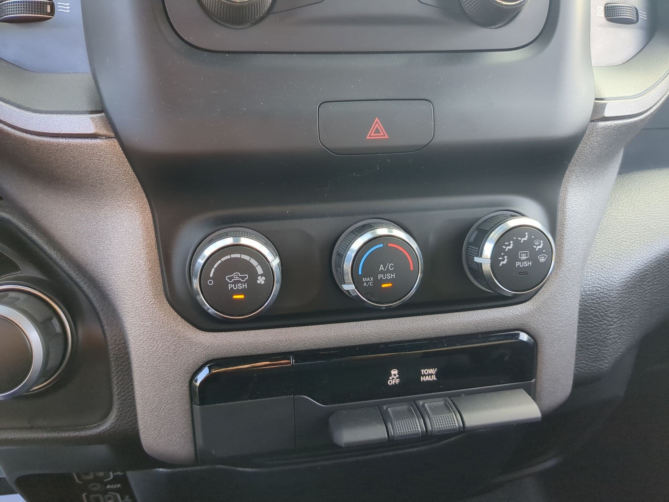 2024 RAM 1500 Tradesman Crew Cab 4x4 5'7' Box