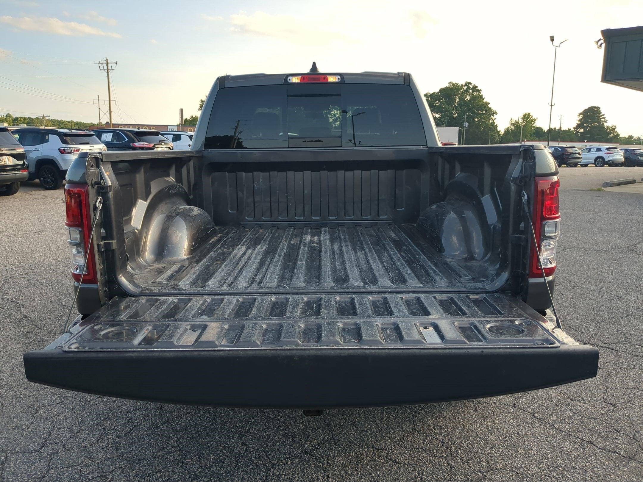 2024 RAM 1500 Tradesman Crew Cab 4x4 5'7' Box