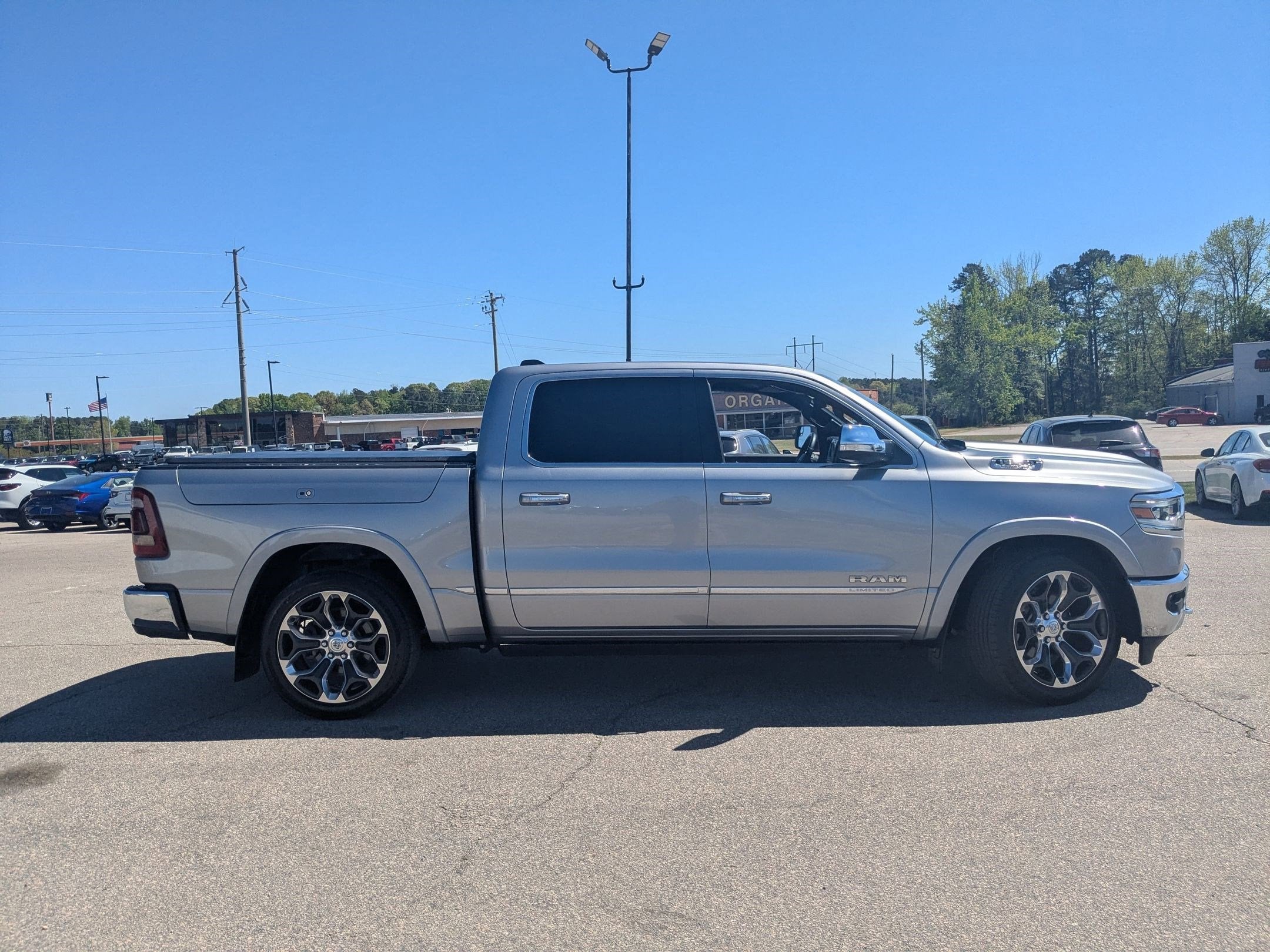 2022 RAM 1500 Limited Crew Cab 4x4 5'7' Box