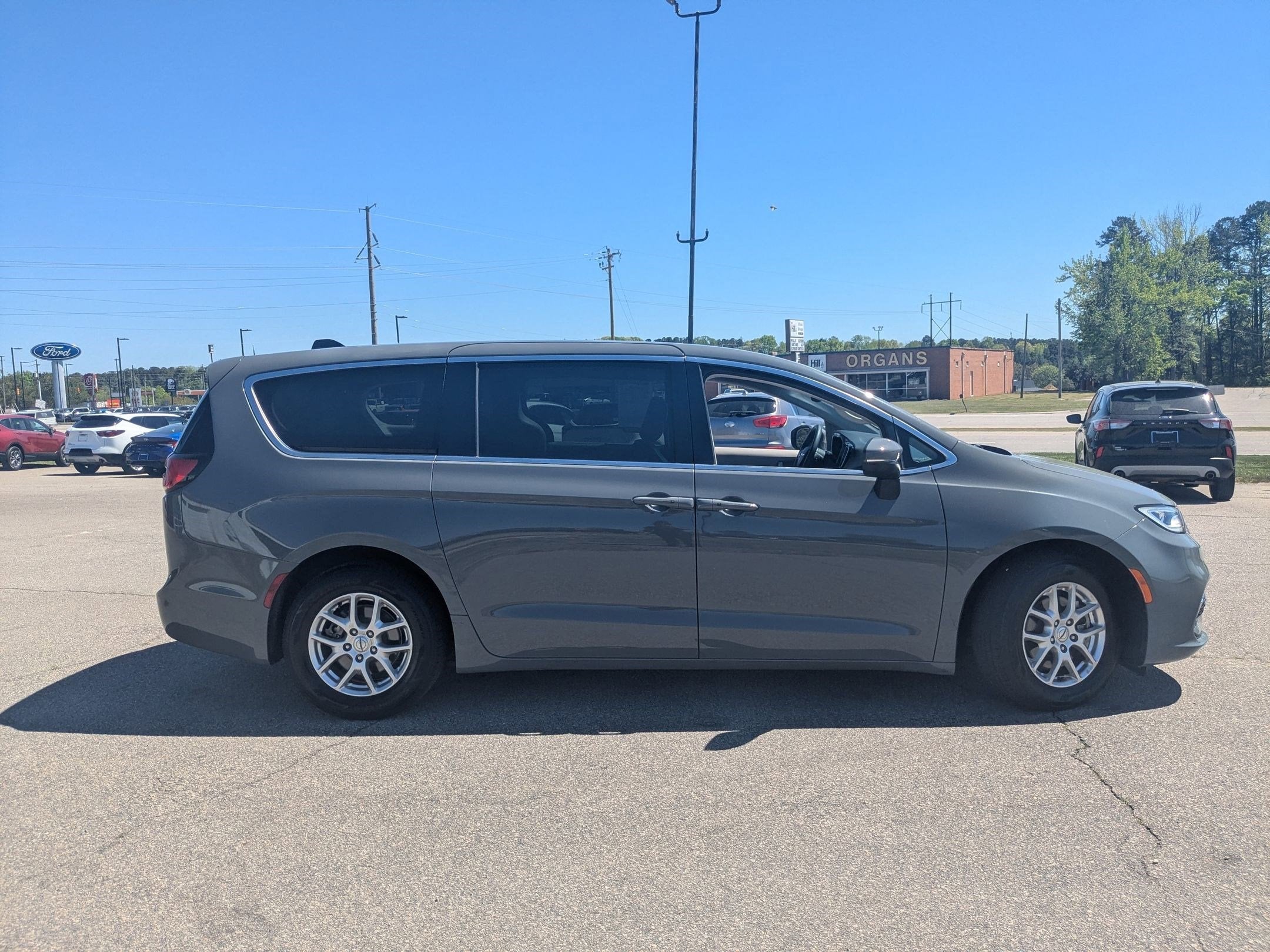 2023 Chrysler Pacifica Touring L