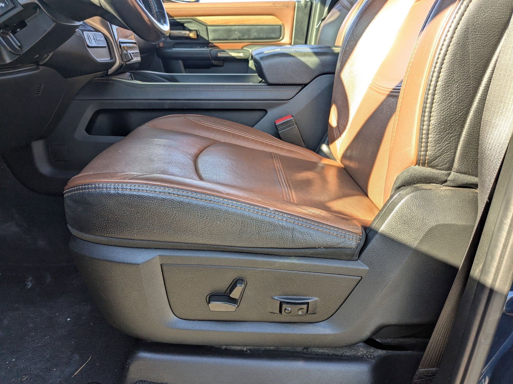 2022 RAM 3500 Limited Longhorn Crew Cab 4x4 8' Box