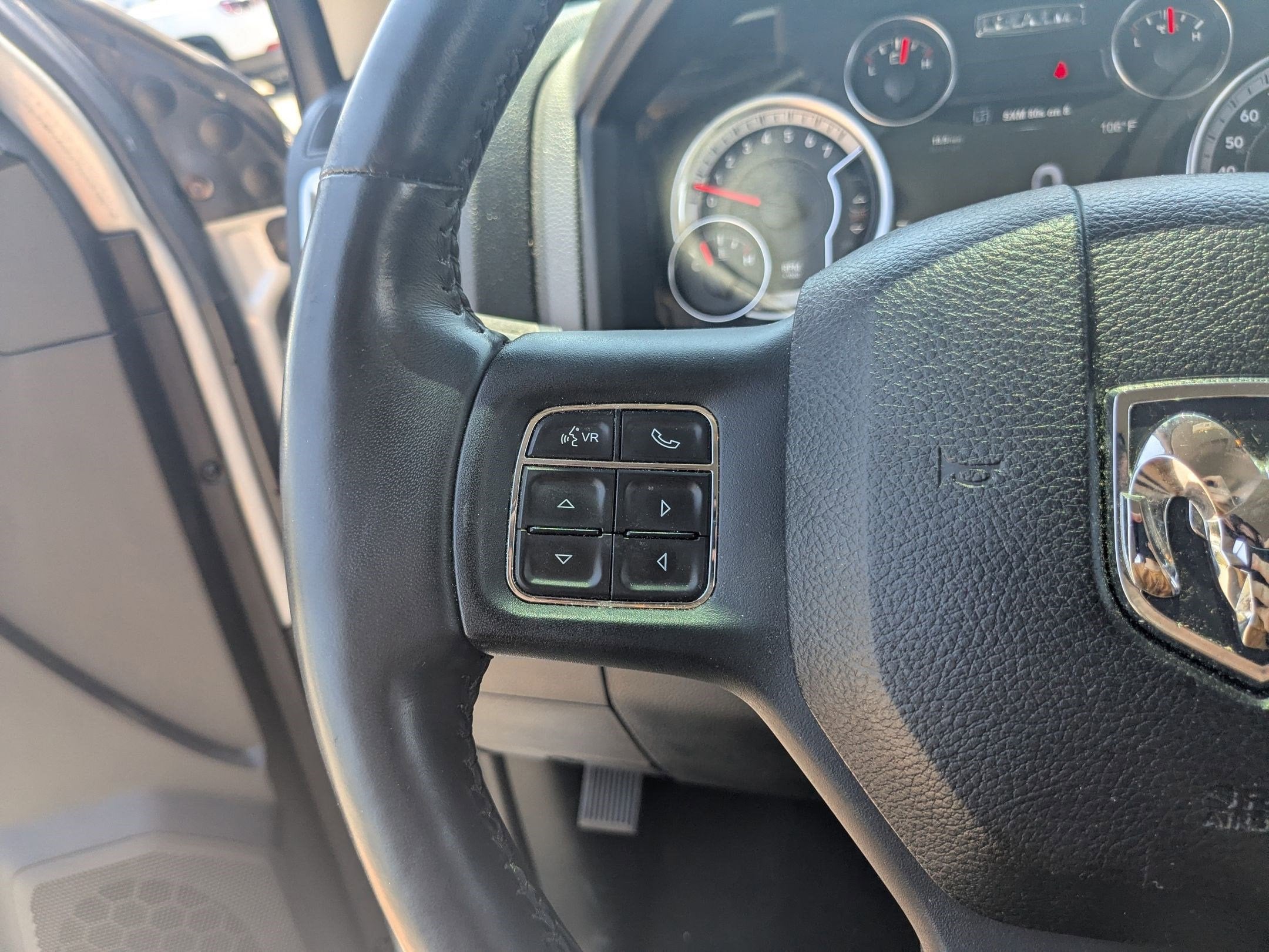 2018 RAM 1500 Big Horn Crew Cab 4x4 5'7' Box