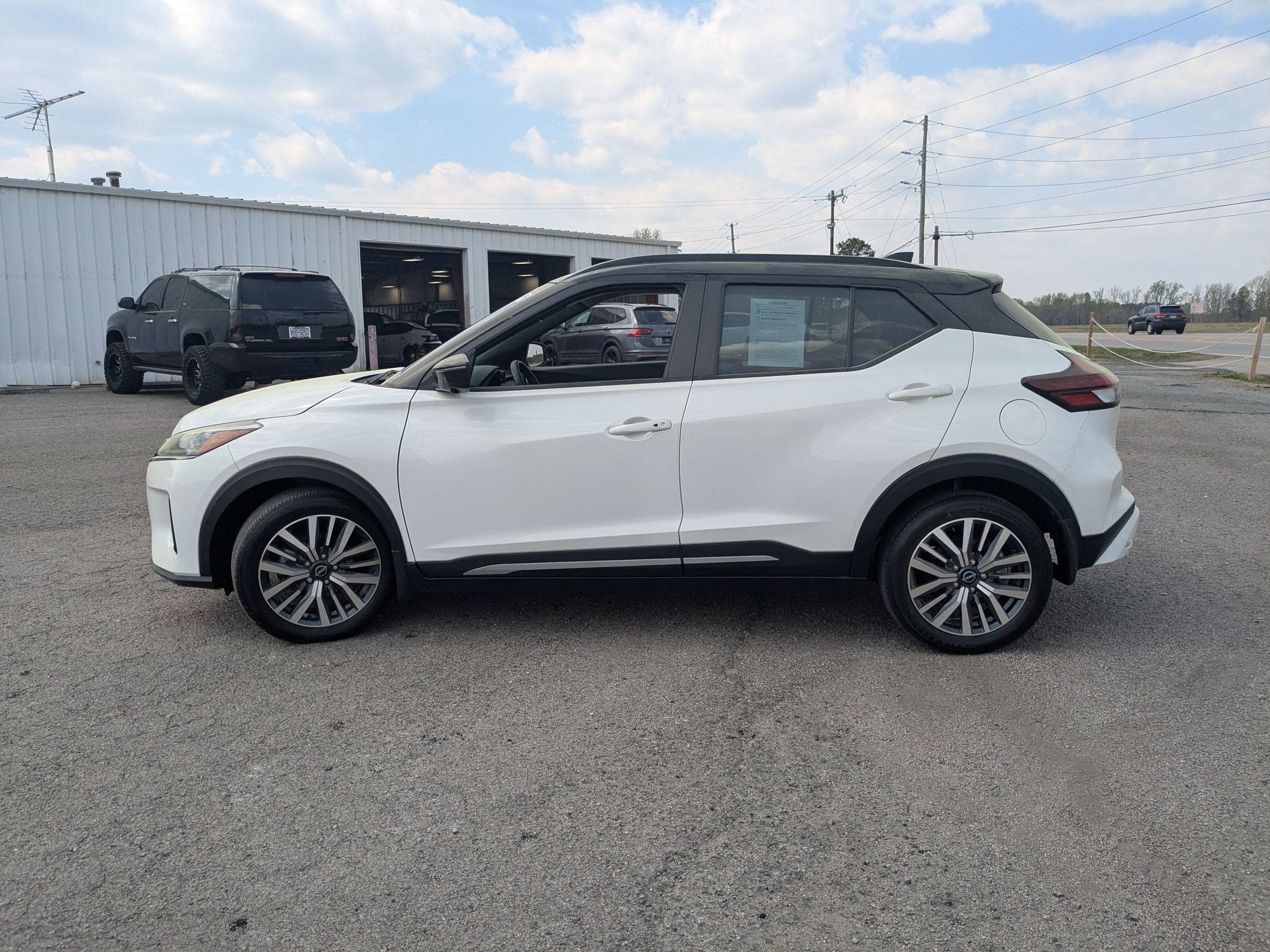2023 Nissan Kicks SR Xtronic CVT