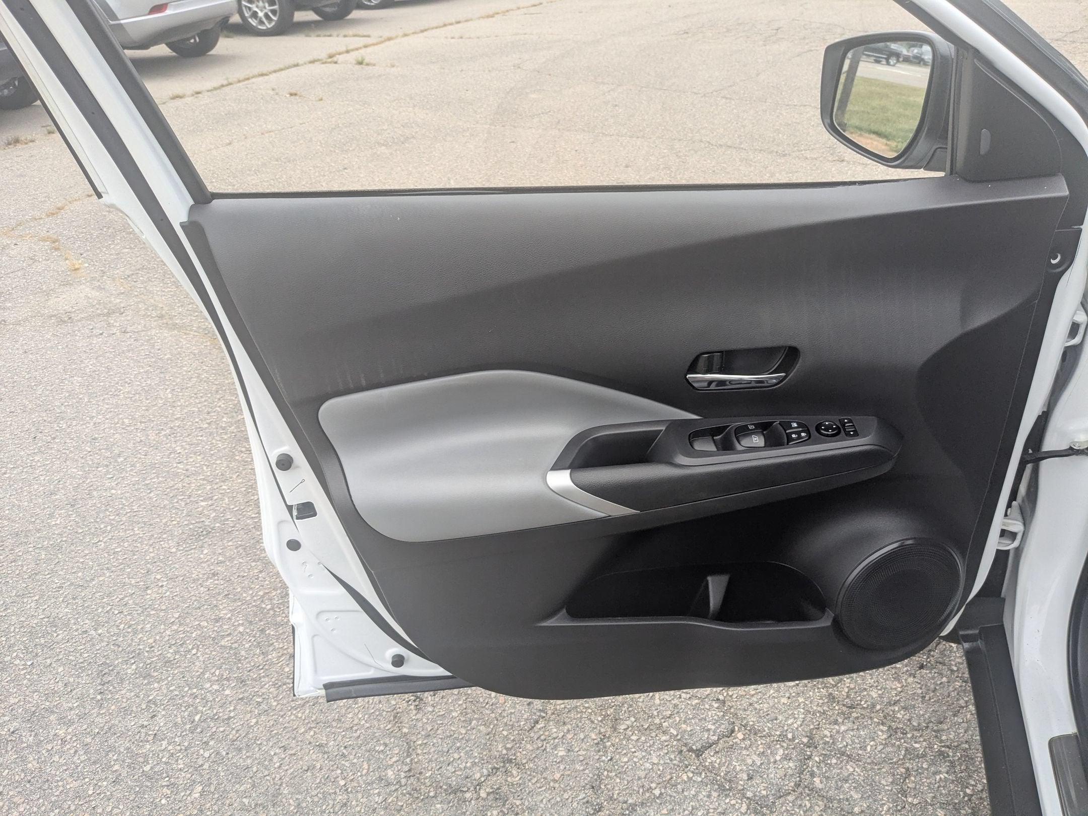 2024 Nissan Kicks SR Xtronic CVT