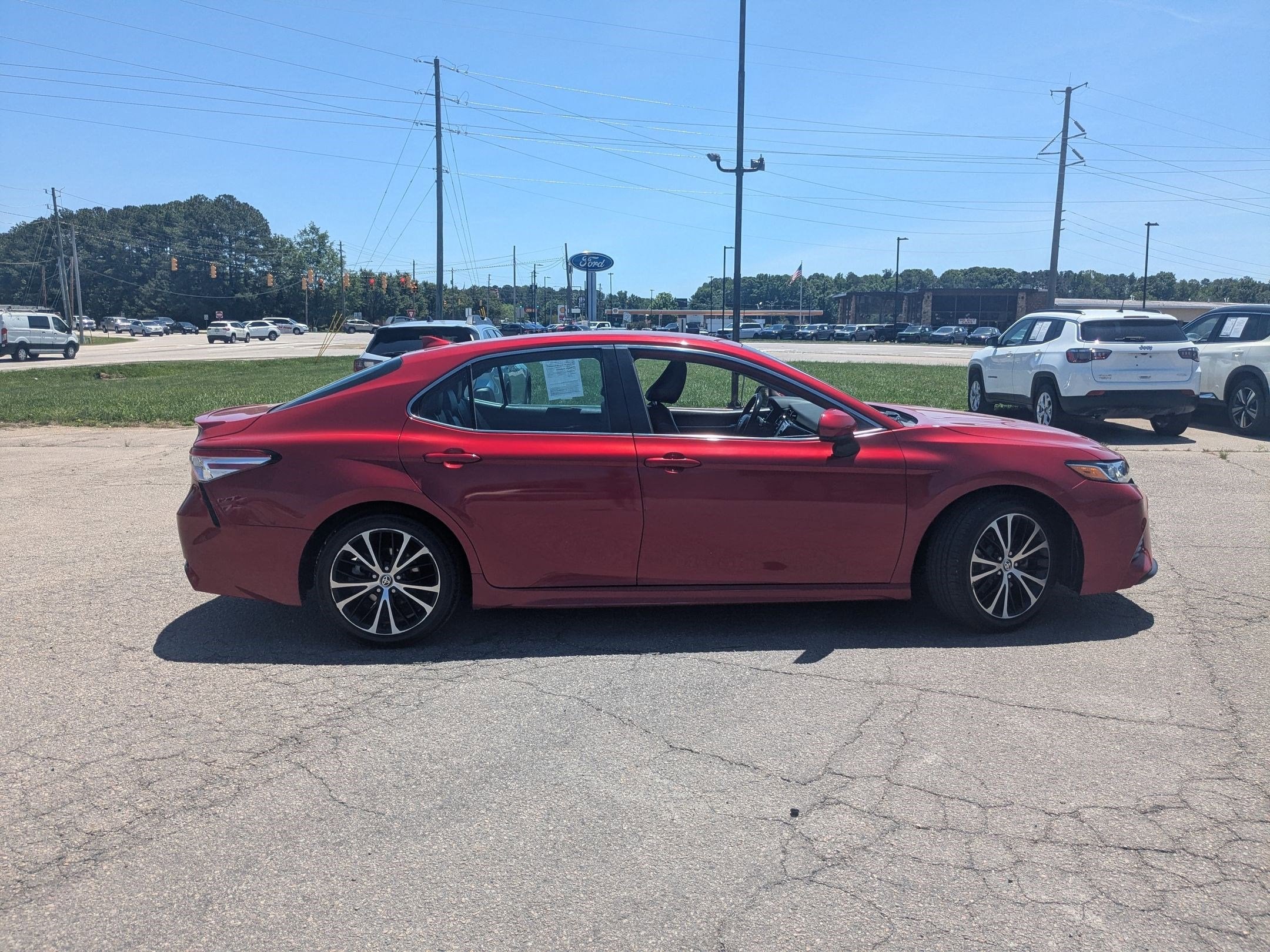 2020 Toyota Camry SE