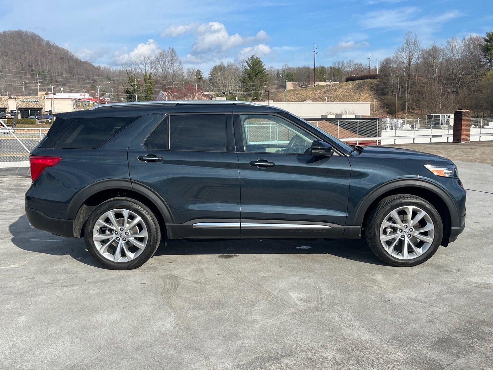 2023 Ford Explorer Platinum
