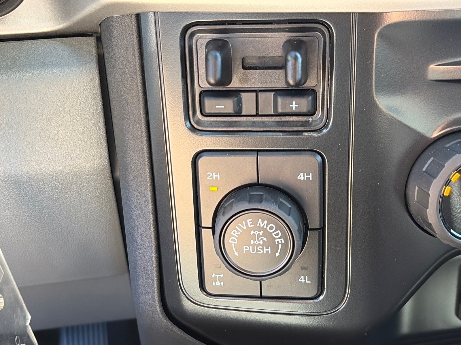 2027 Ford Super Duty F-250 SRW XL