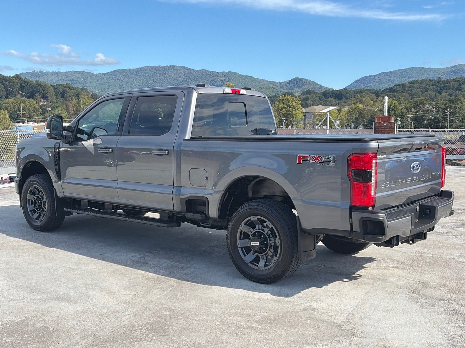 2024 Ford Super Duty F-250 SRW LARIAT