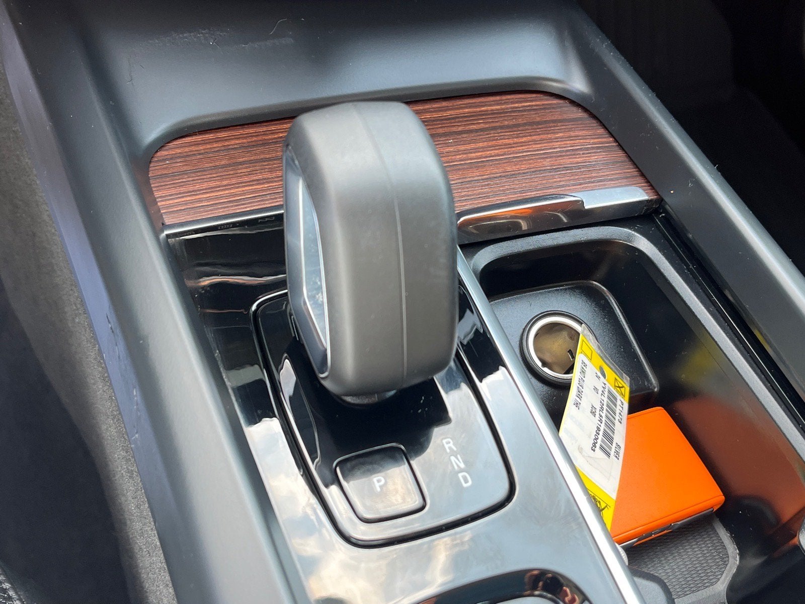 2024 Volvo XC60 Plus Dark Theme
