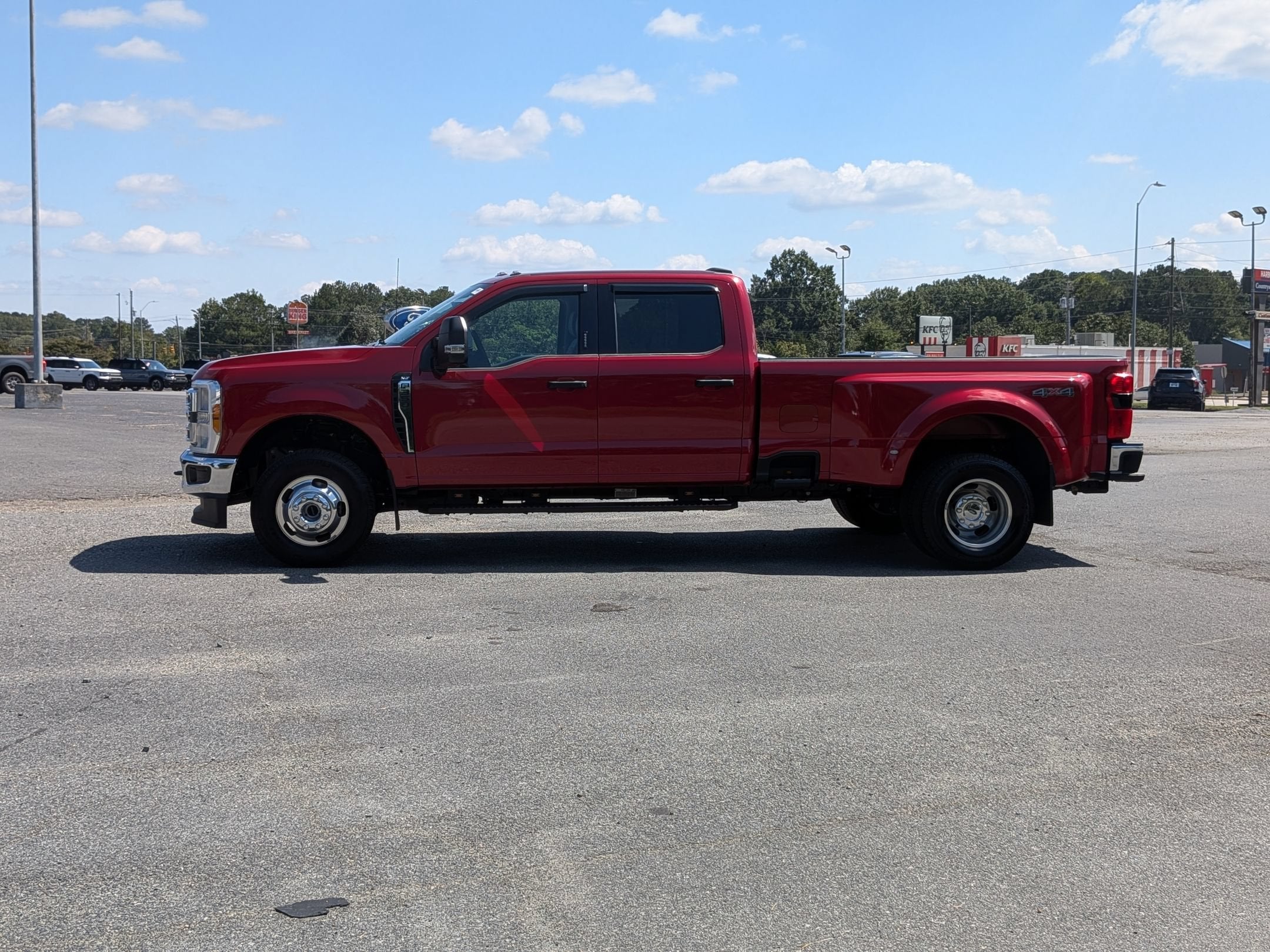 2023 Ford Super Duty F-350 DRW XLT