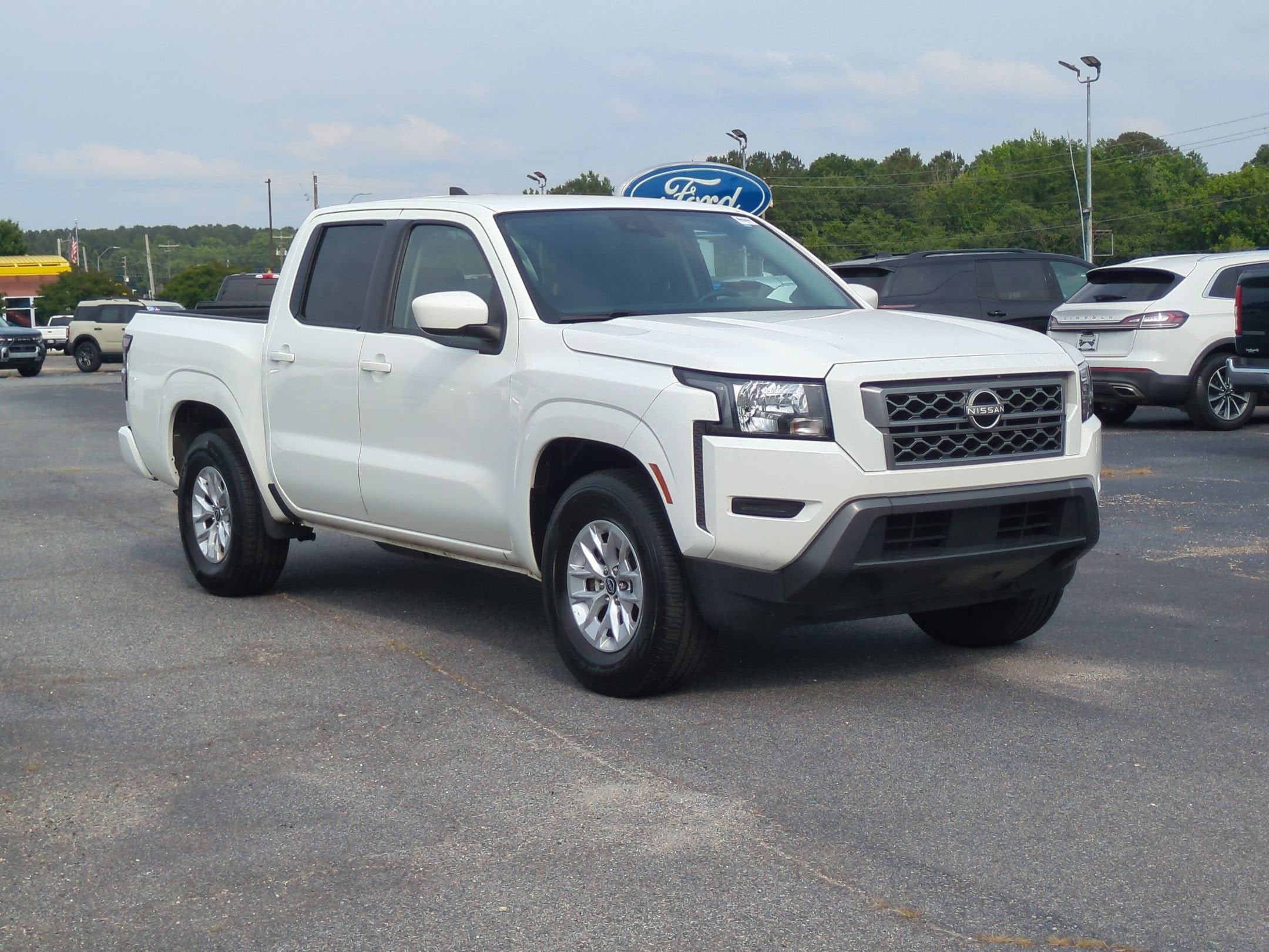 2024 Nissan Frontier SV