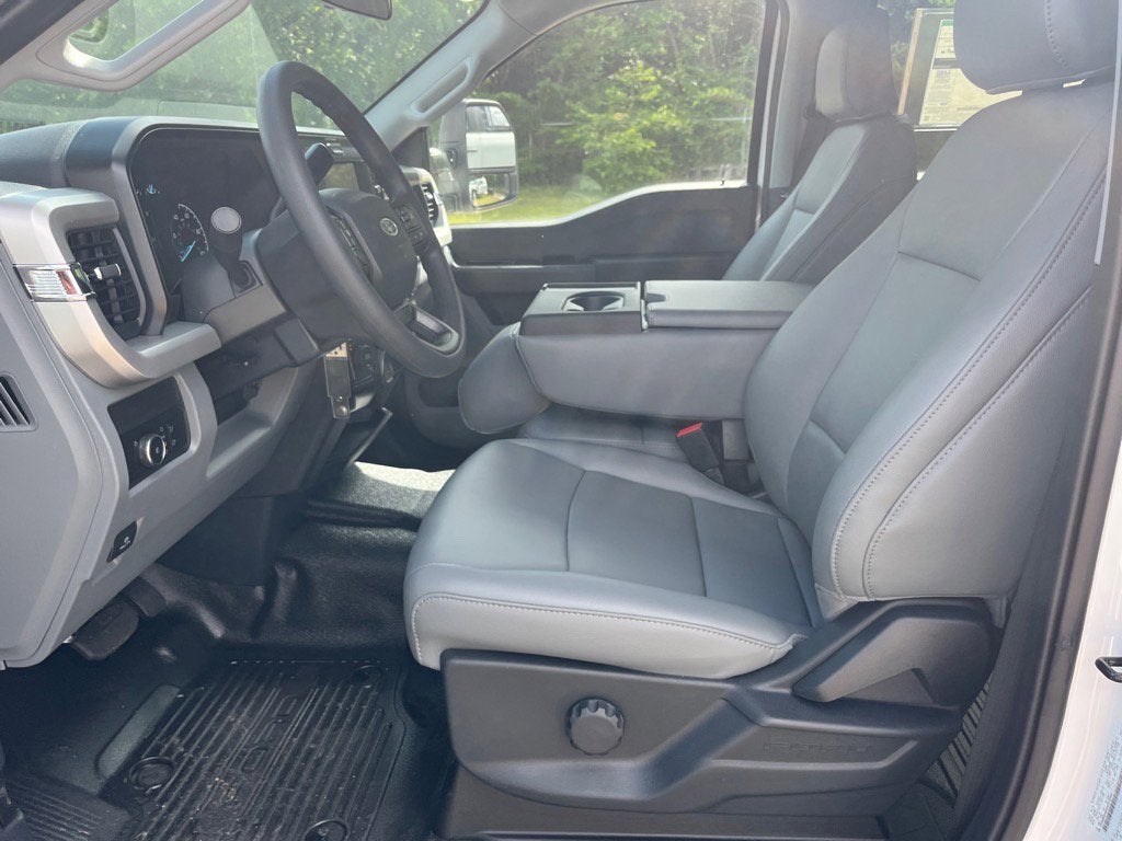 2025 Ford Super Duty F-350 DRW XL