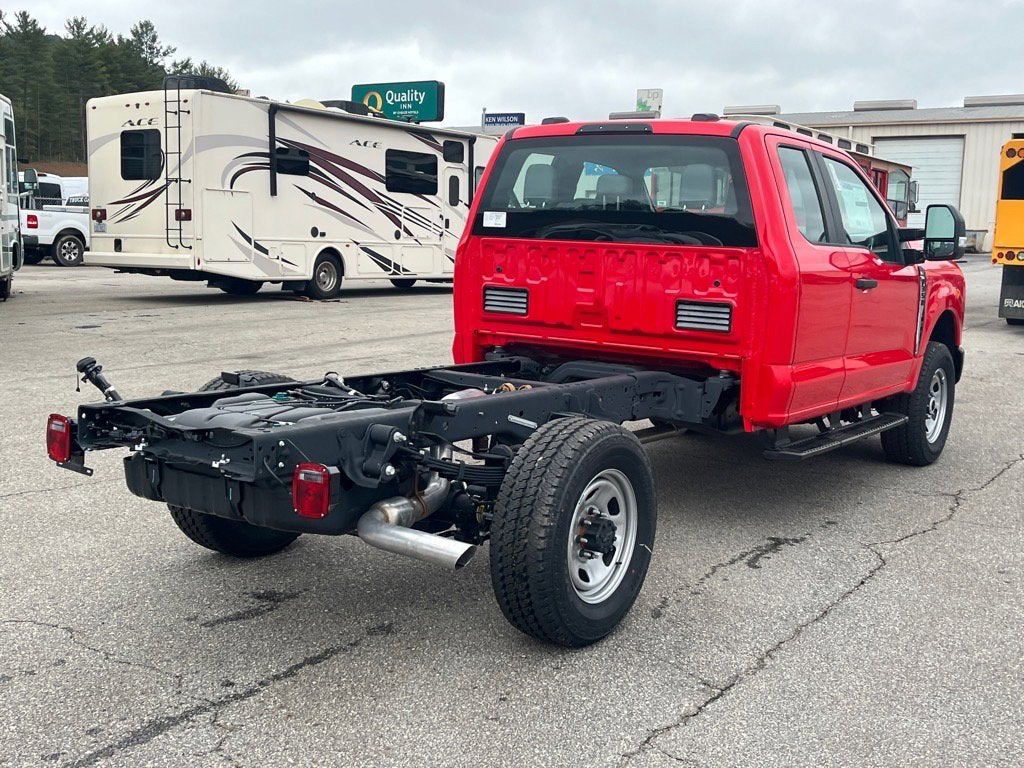 2025 Ford Super Duty F-350 SRW XL