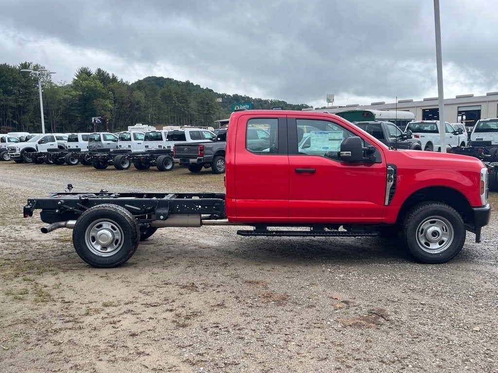 2025 Ford Super Duty F-350 SRW XL
