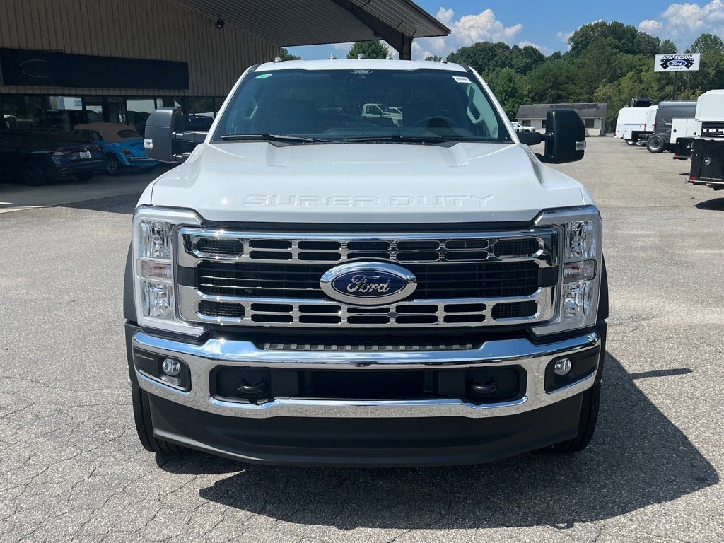 2025 Ford Super Duty F-600 DRW XLT