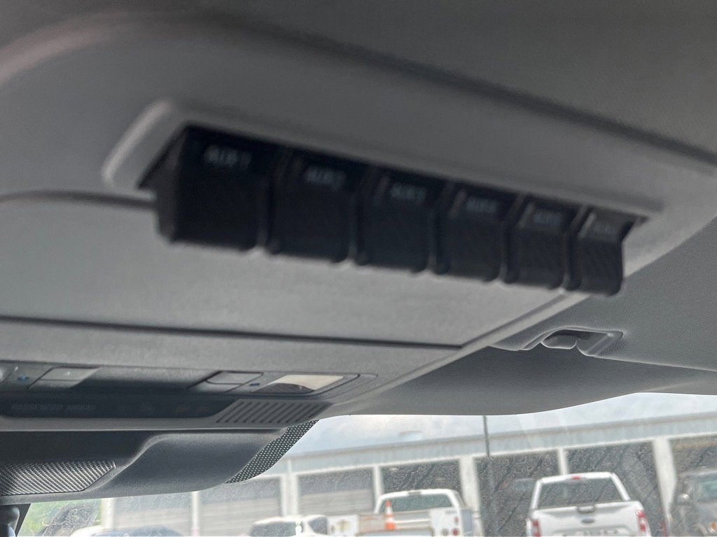 2025 Ford Super Duty F-600 DRW XLT