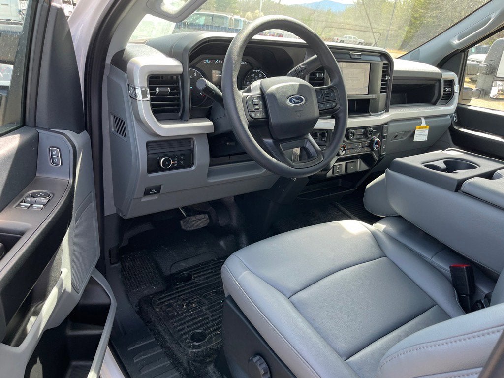 2025 Ford Super Duty F-350 DRW XL