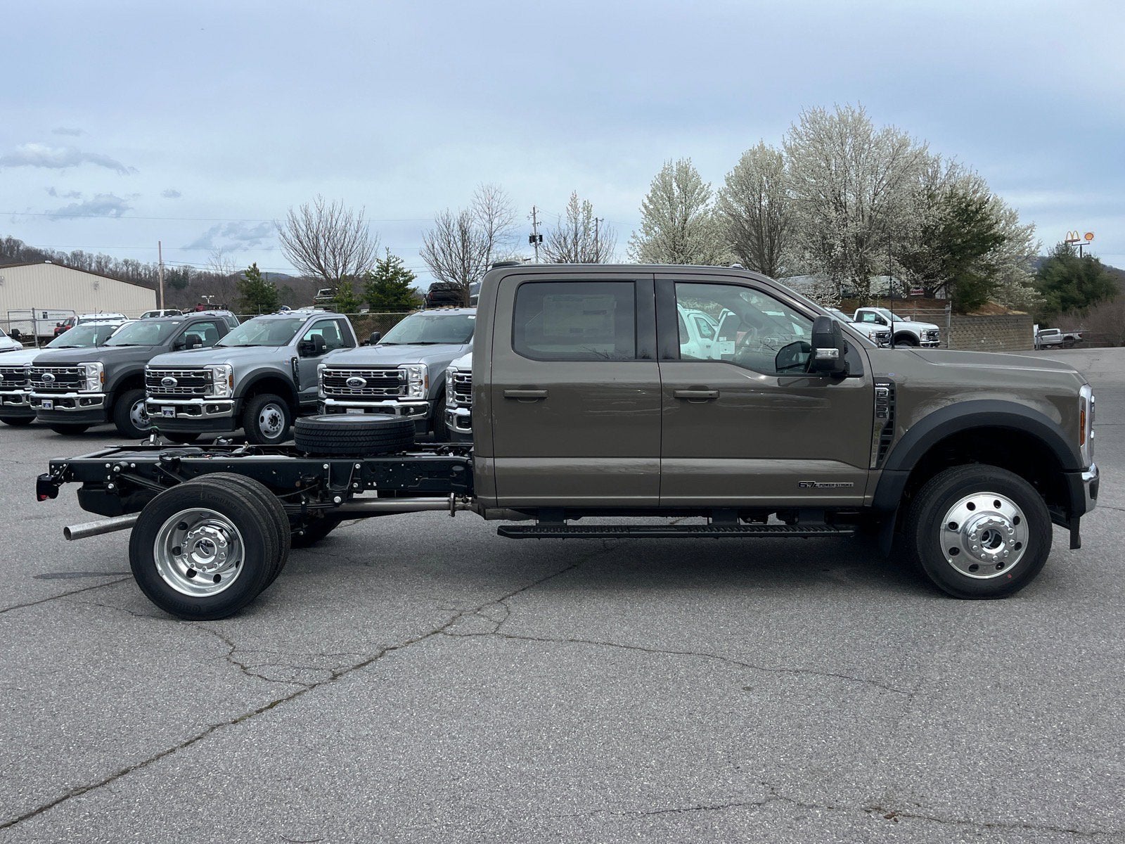 2026 Ford Super Duty F-550 DRW Lariat DRW