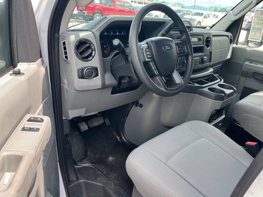 2025 Ford E-Series Cutaway E-350 SRW