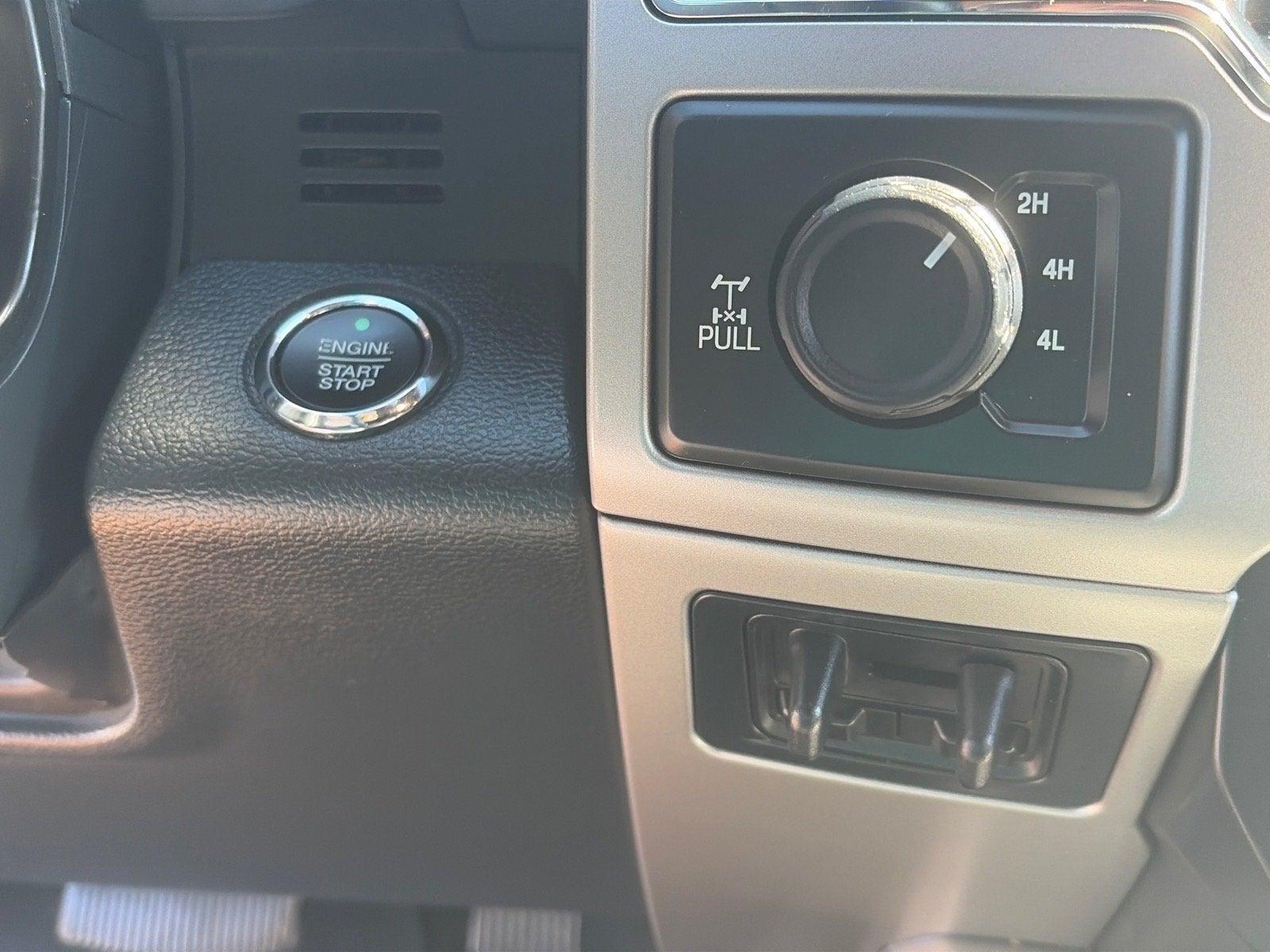 2022 Ford Super Duty F-250 SRW LARIAT