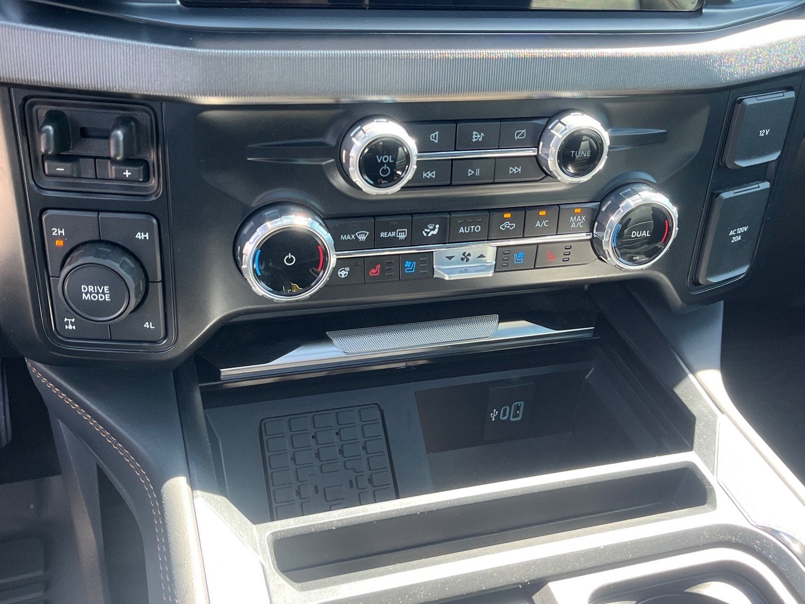 2024 Ford Super Duty F-250 SRW Platinum