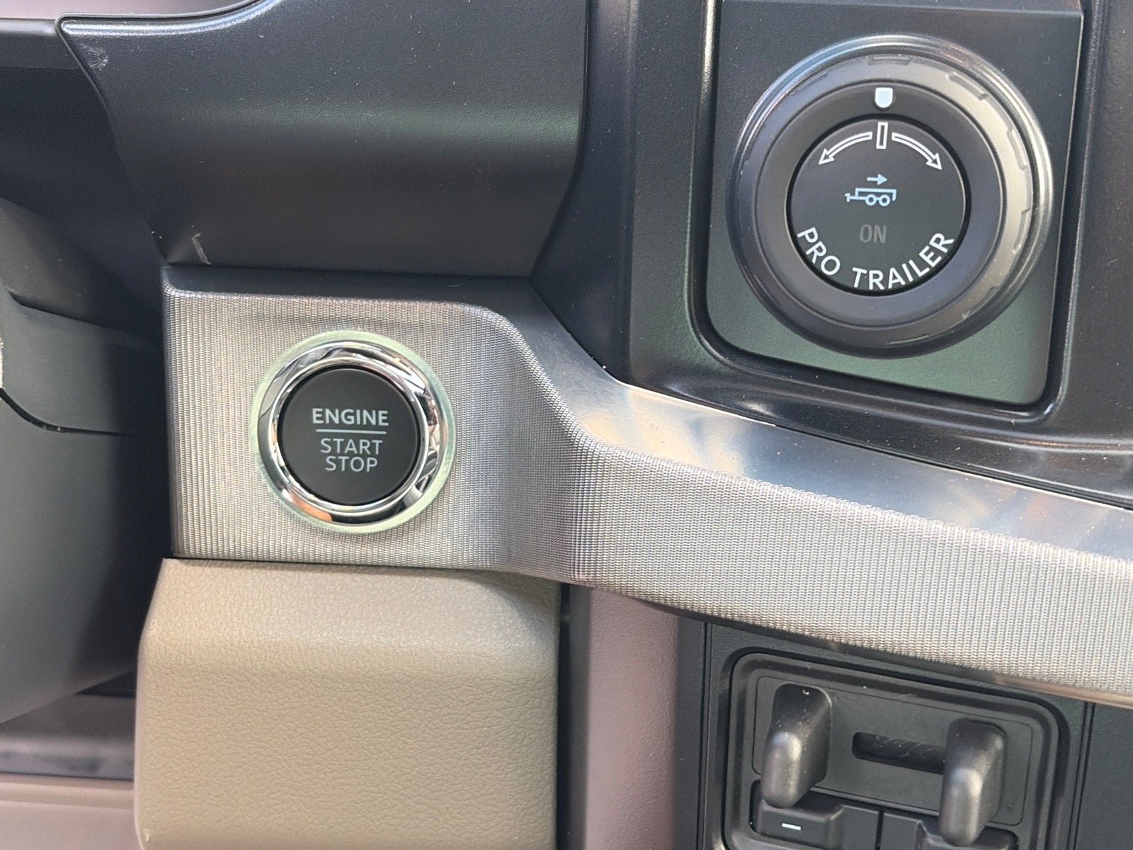 2027 Ford Super Duty F-250 SRW Platinum