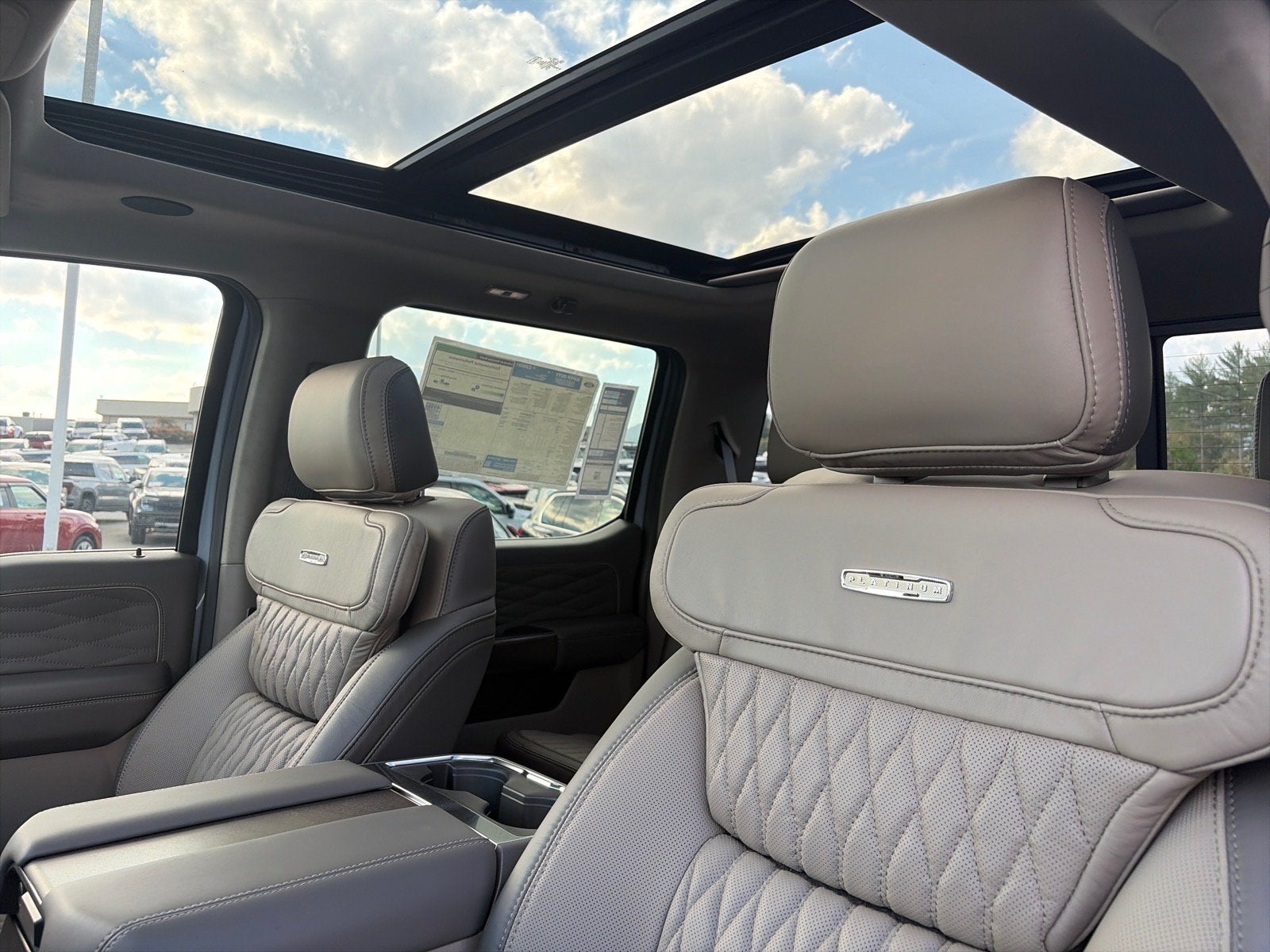 2027 Ford Super Duty F-250 SRW Platinum