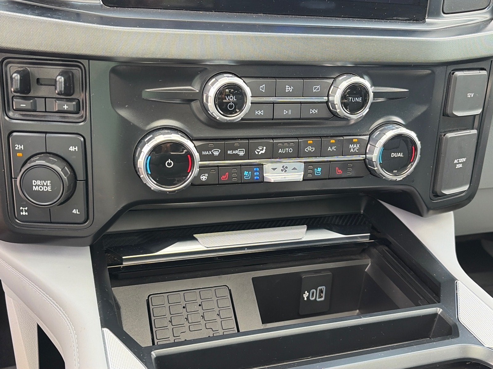 2024 Ford Super Duty F-350 SRW Limited
