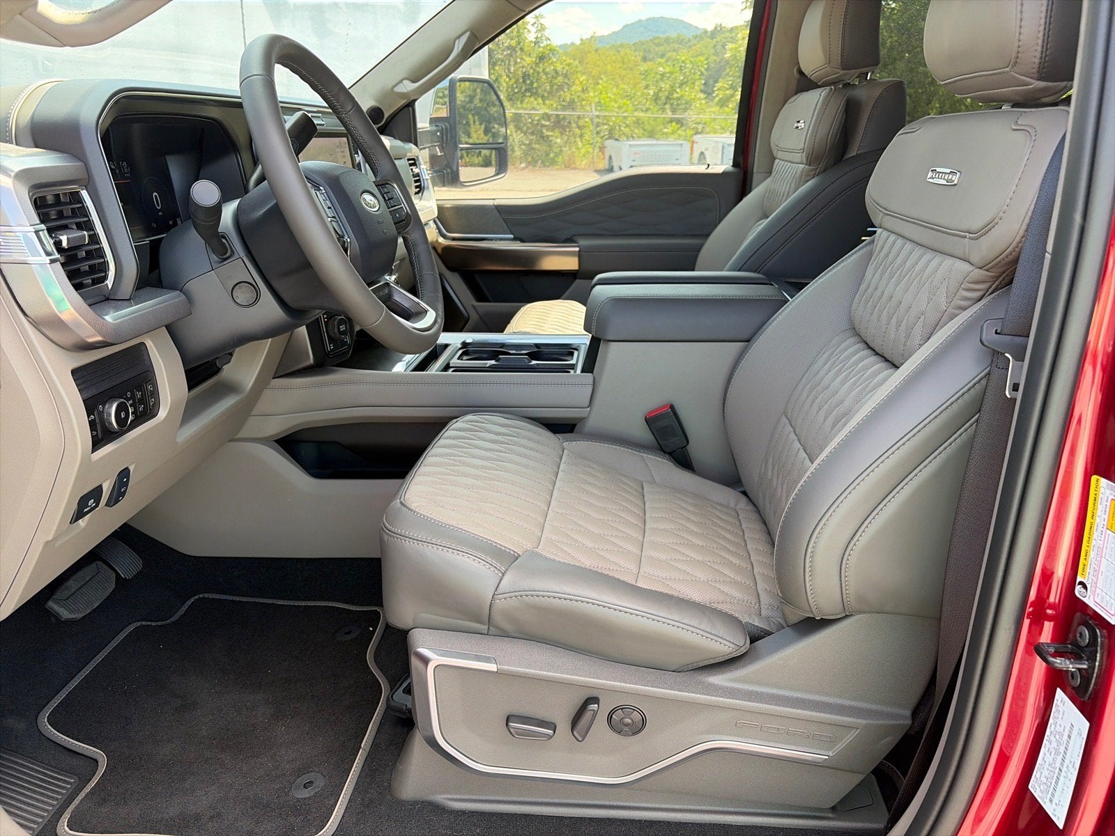 2026 Ford Super Duty F-350 SRW Platinum