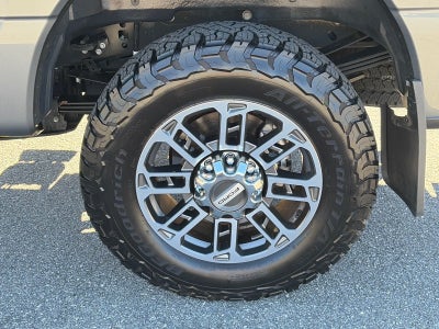 2025 Ford Super Duty F-350 SRW Platinum