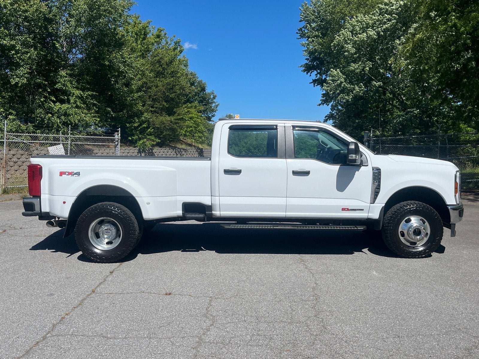 2024 Ford Super Duty F-350 DRW XL