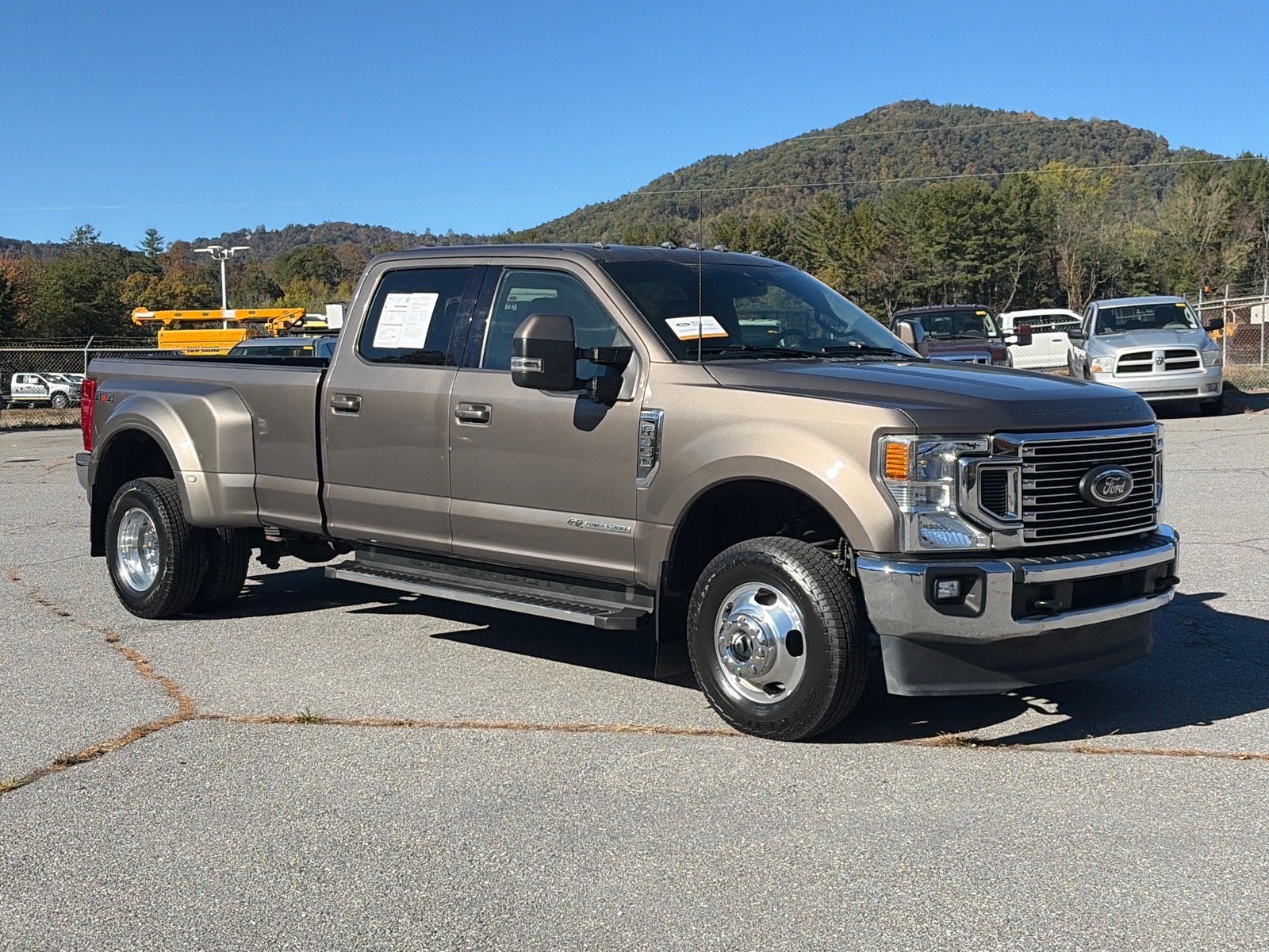 2022 Ford Super Duty F-350 DRW LARIAT