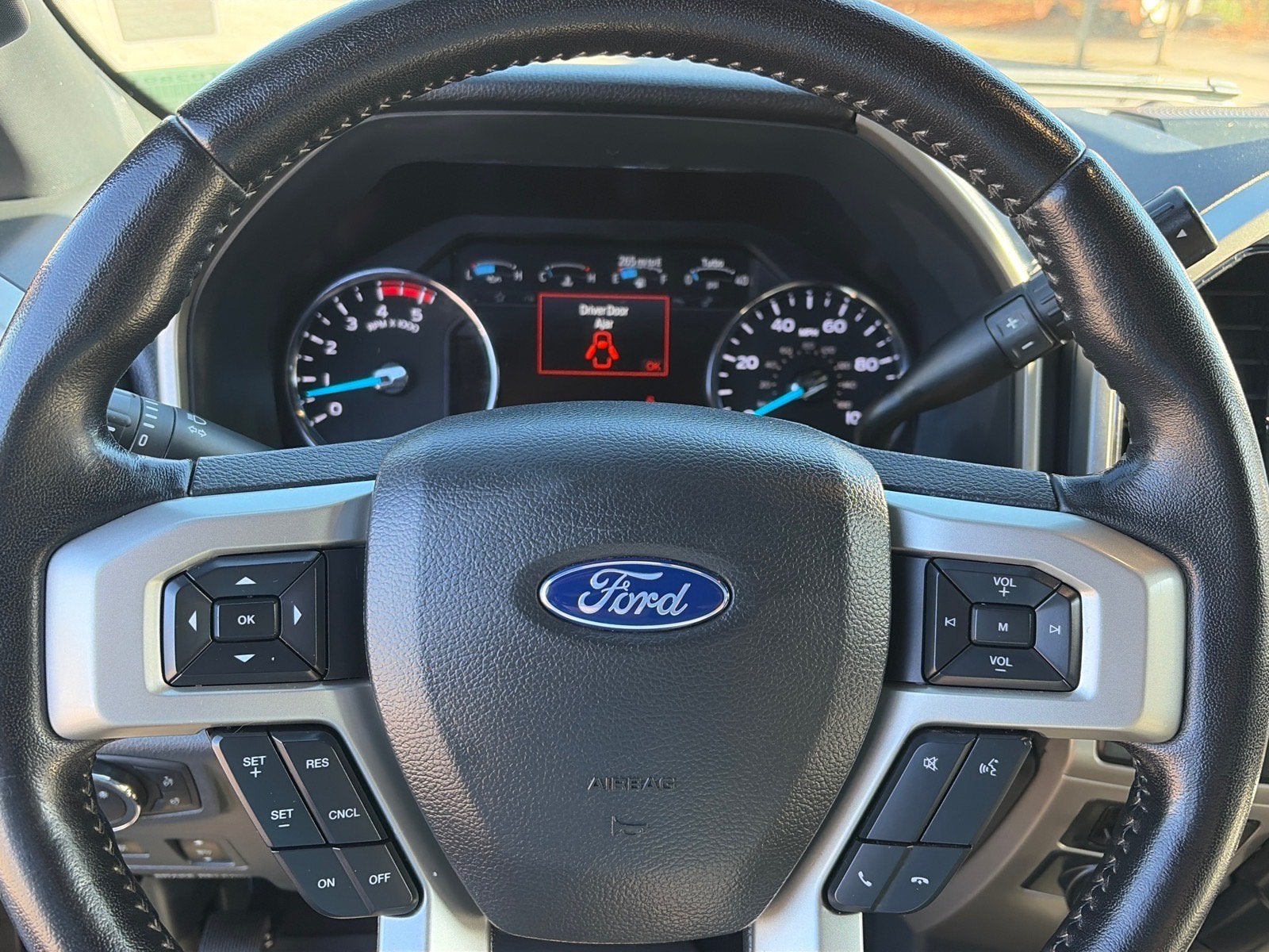 2022 Ford Super Duty F-350 DRW LARIAT
