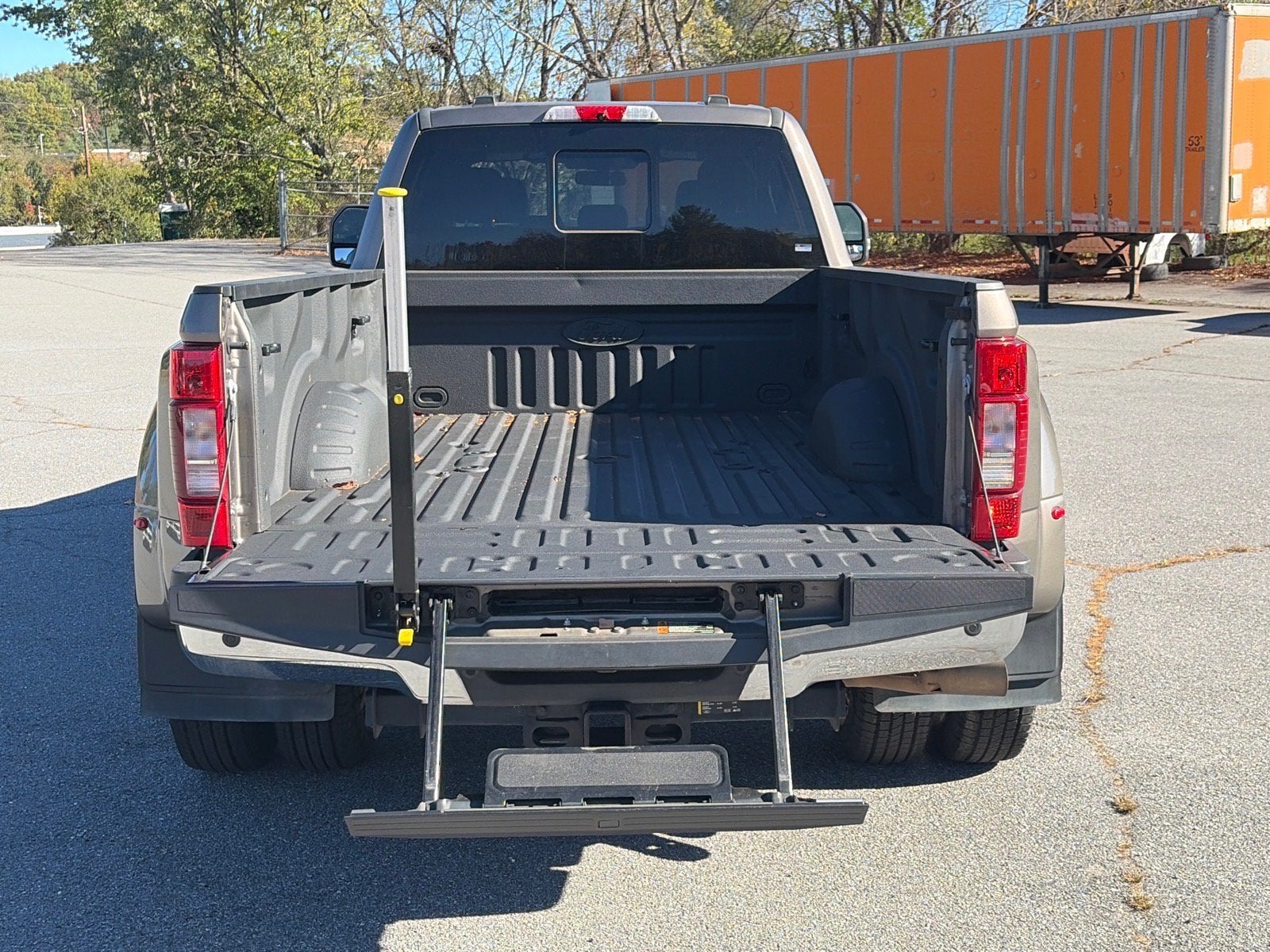 2022 Ford Super Duty F-350 DRW LARIAT