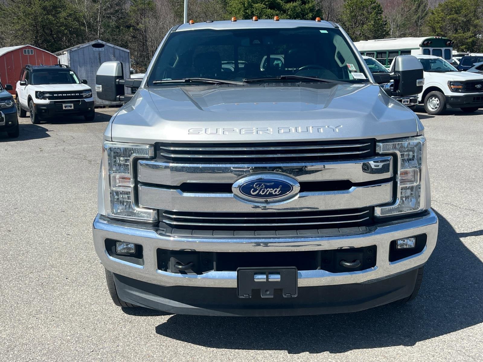 2017 Ford Super Duty F-350 DRW Lariat