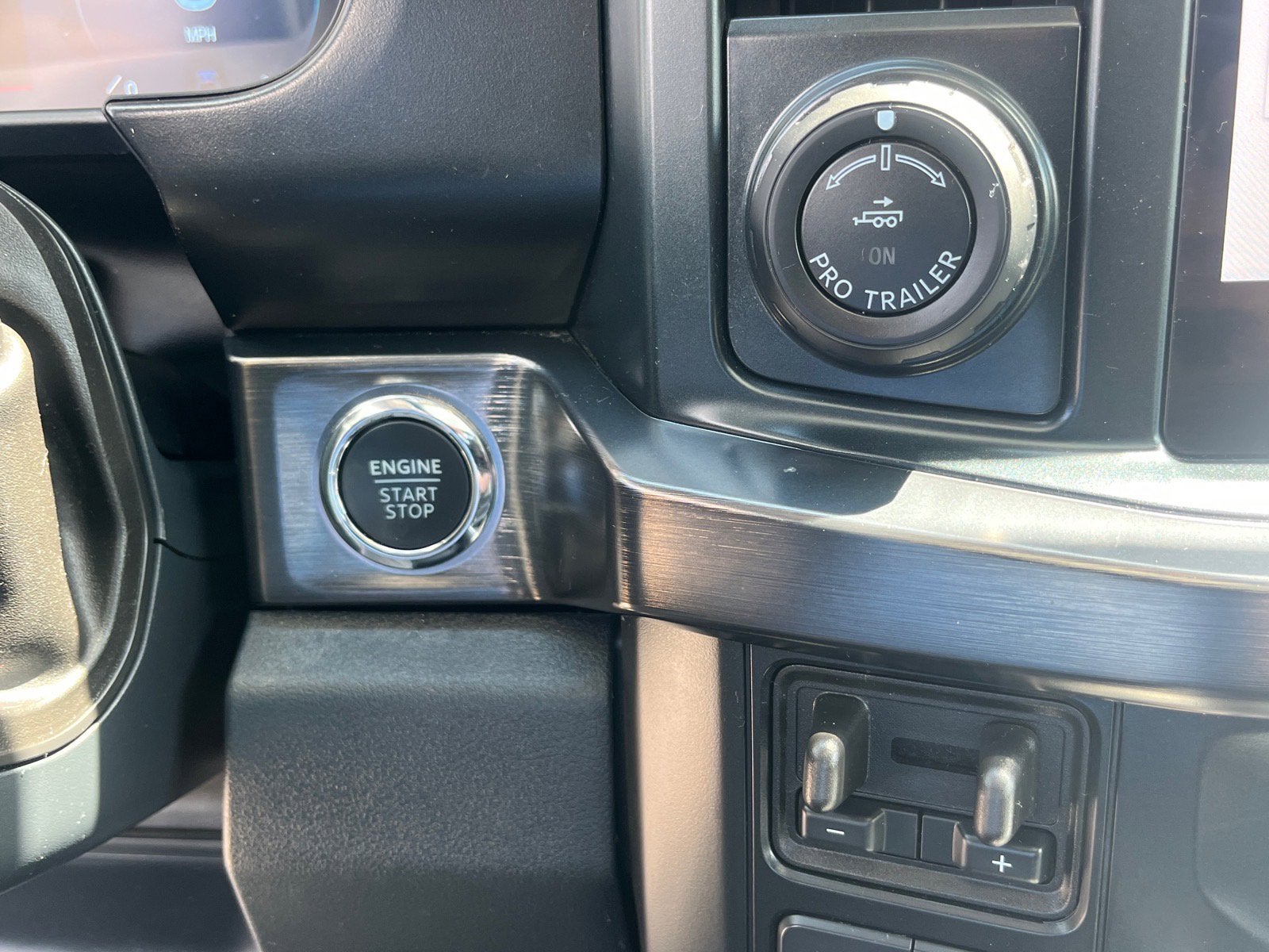 2024 Ford Super Duty F-350 DRW LARIAT