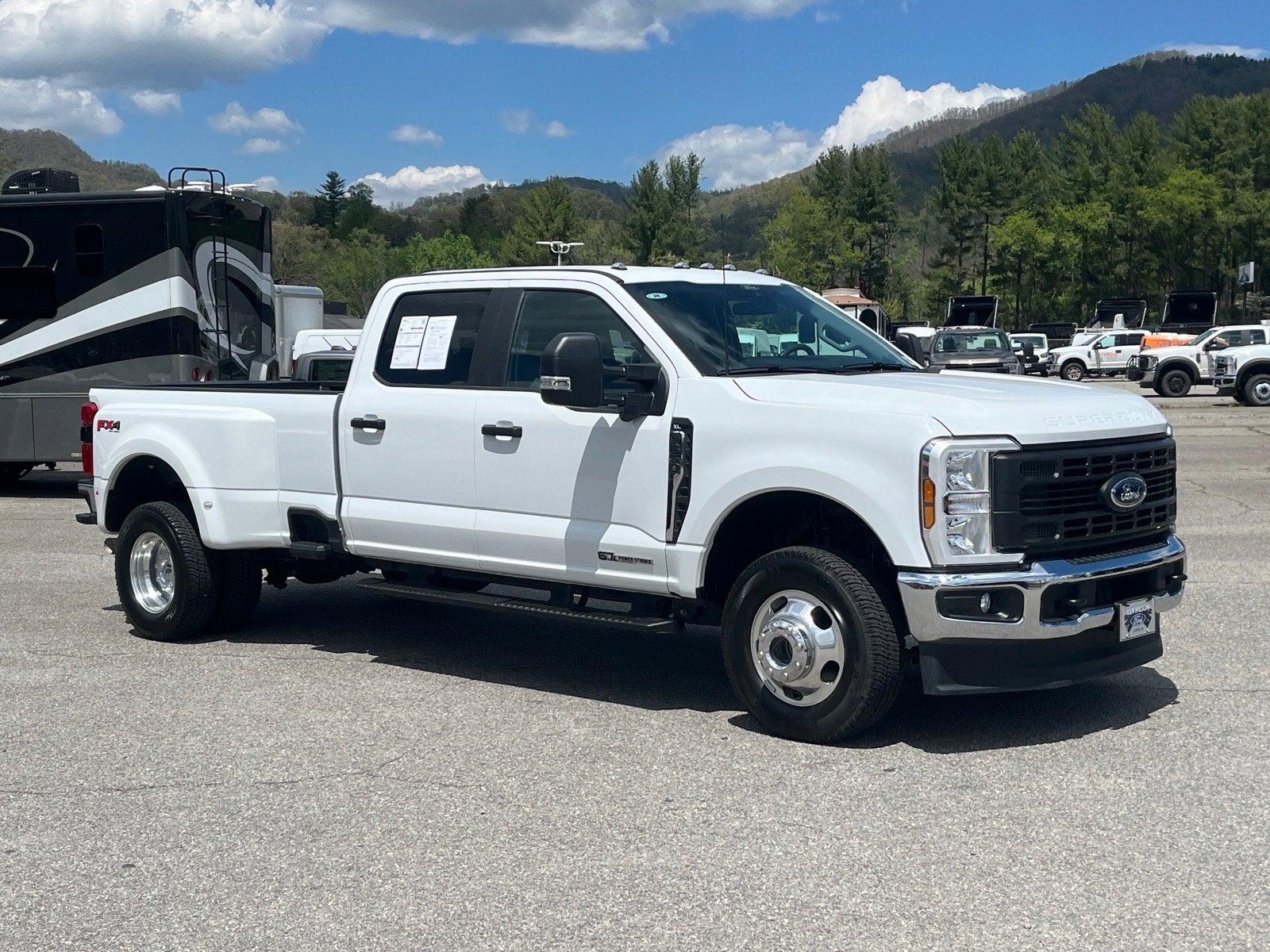 2024 Ford Super Duty F-350 DRW XL