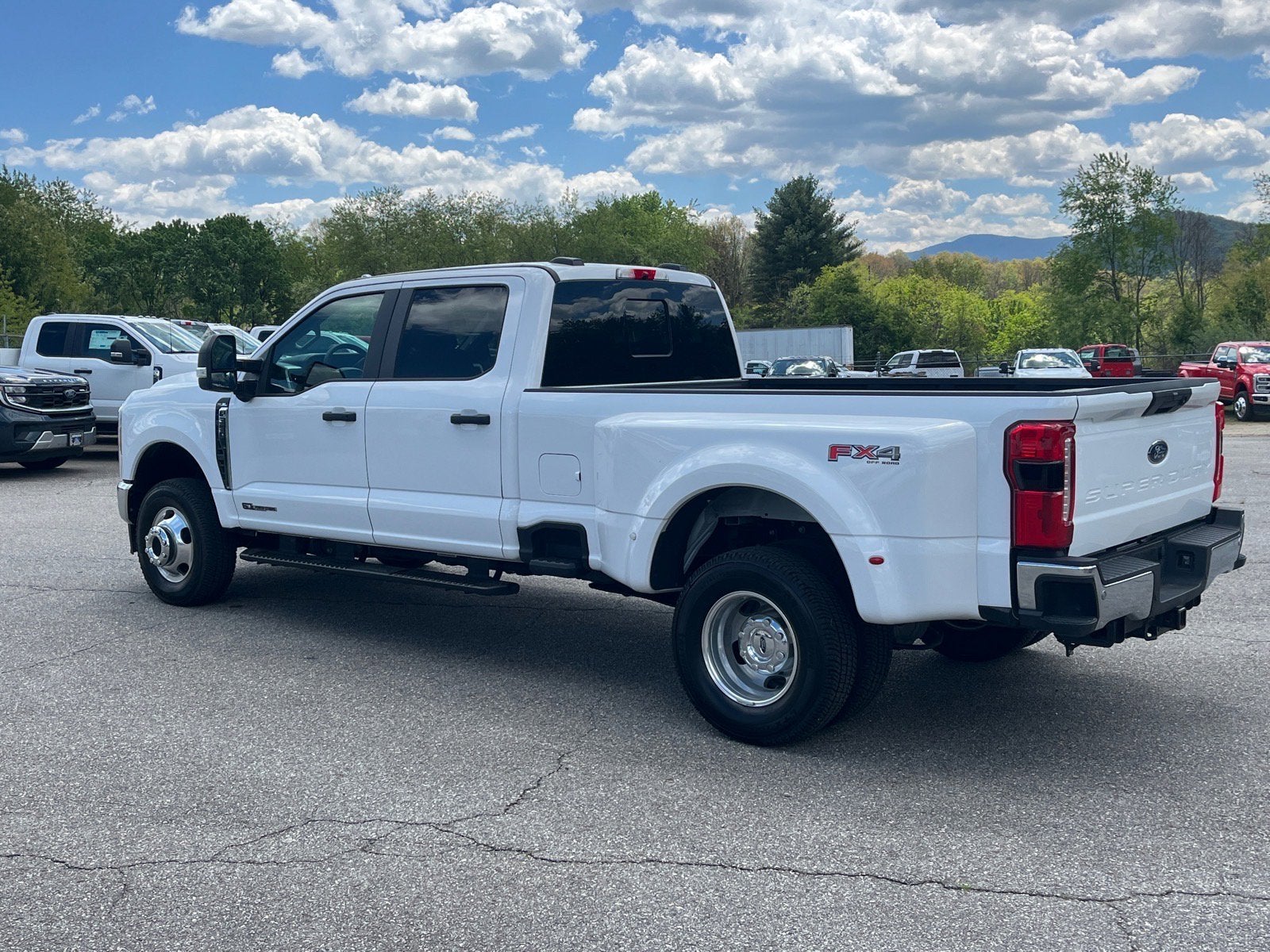 2024 Ford Super Duty F-350 DRW XL