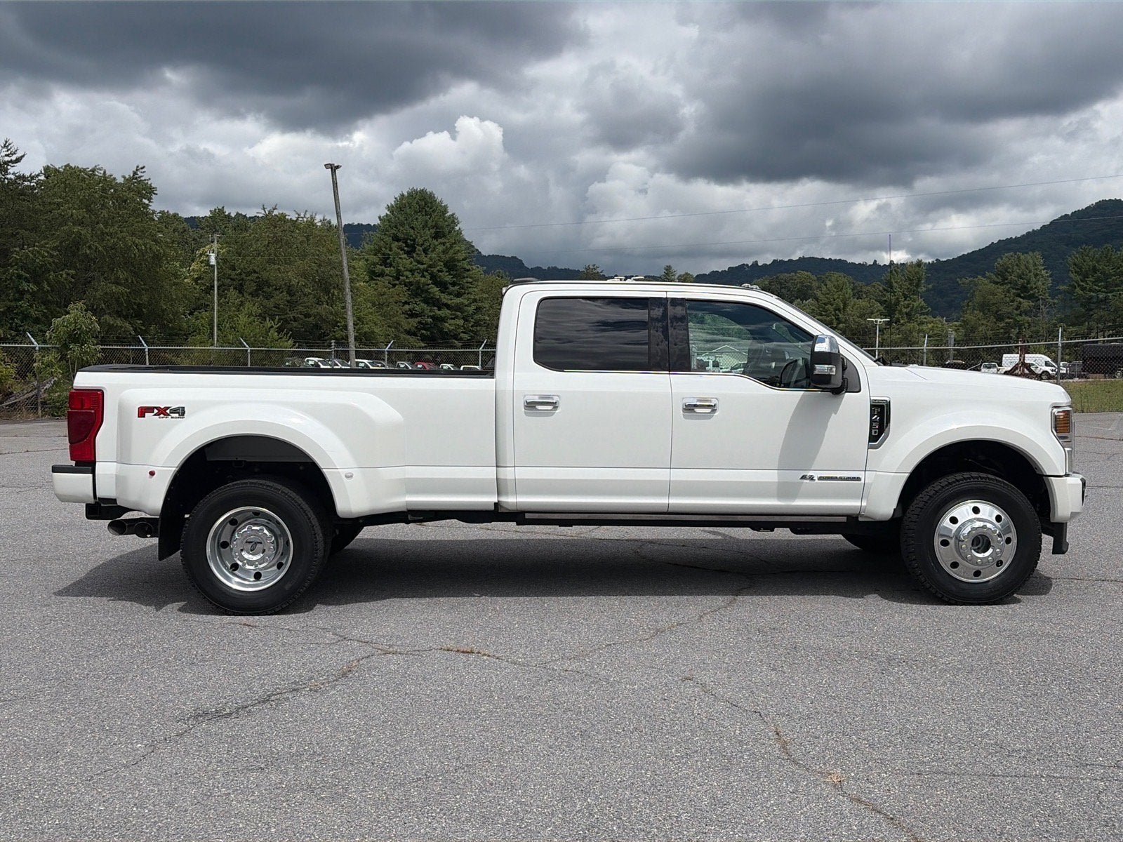 2020 Ford Super Duty F-450 DRW Platinum
