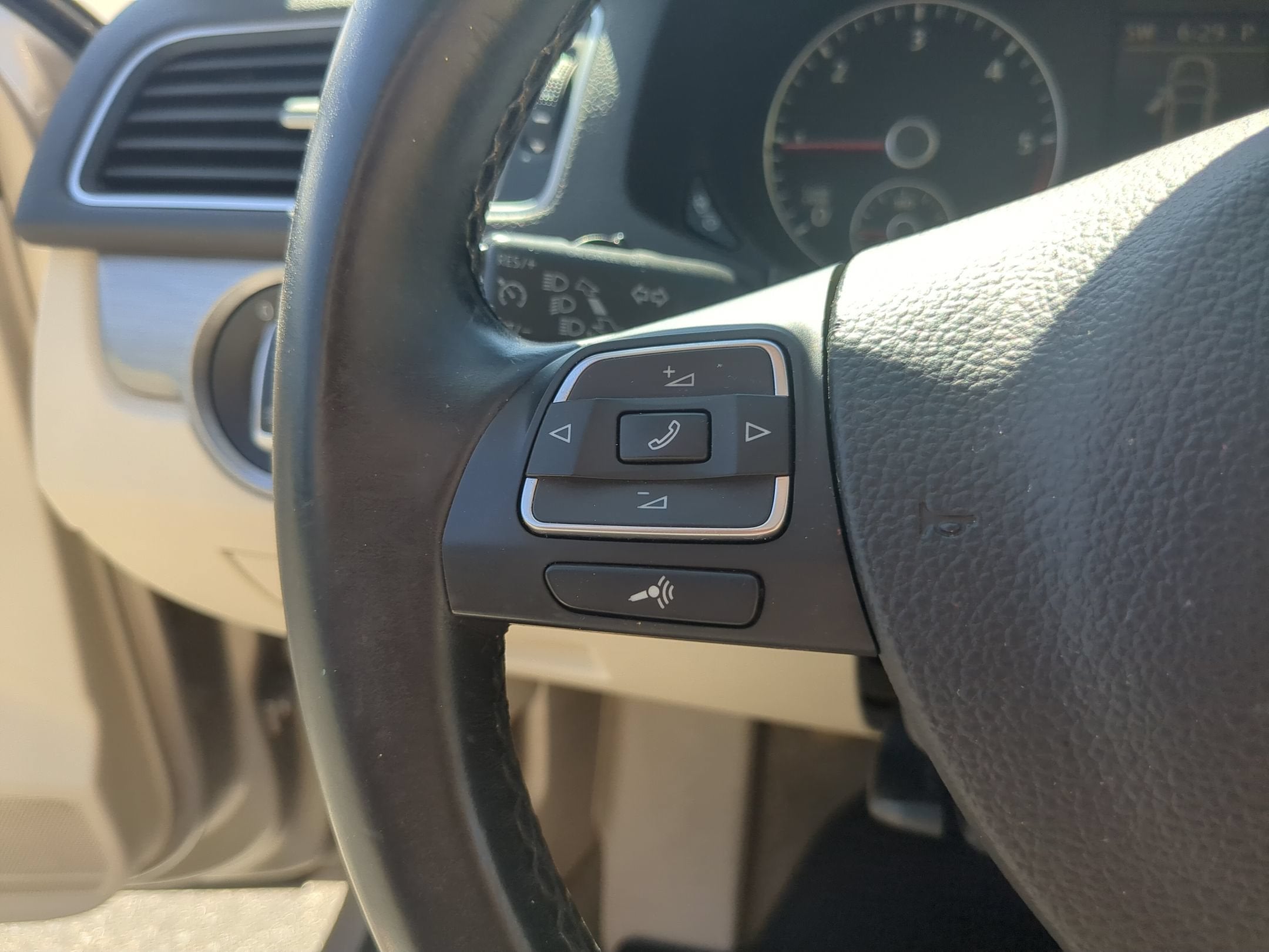 2015 Volkswagen Passat 2.0L TDI SE
