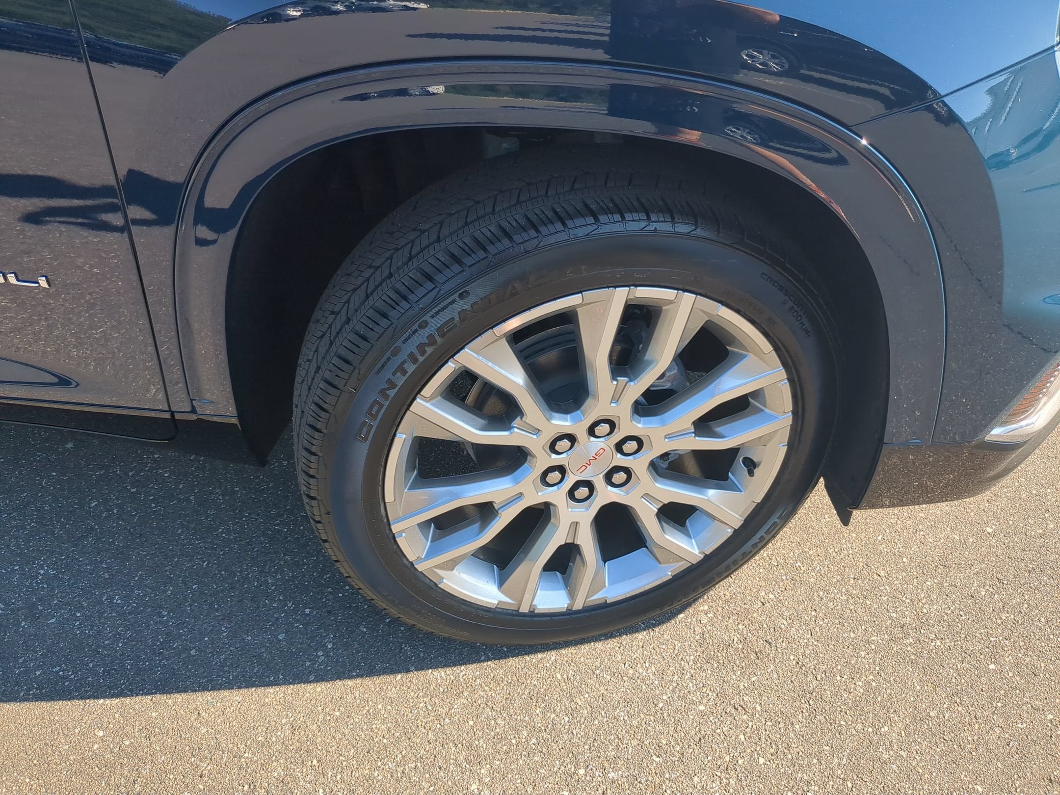 2027 GMC Acadia Denali